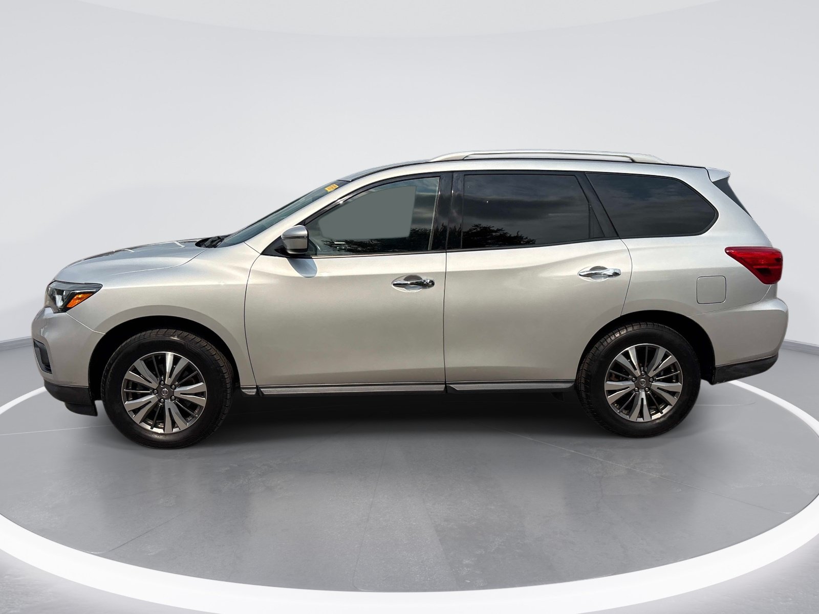 Nissan Pathfinder SV