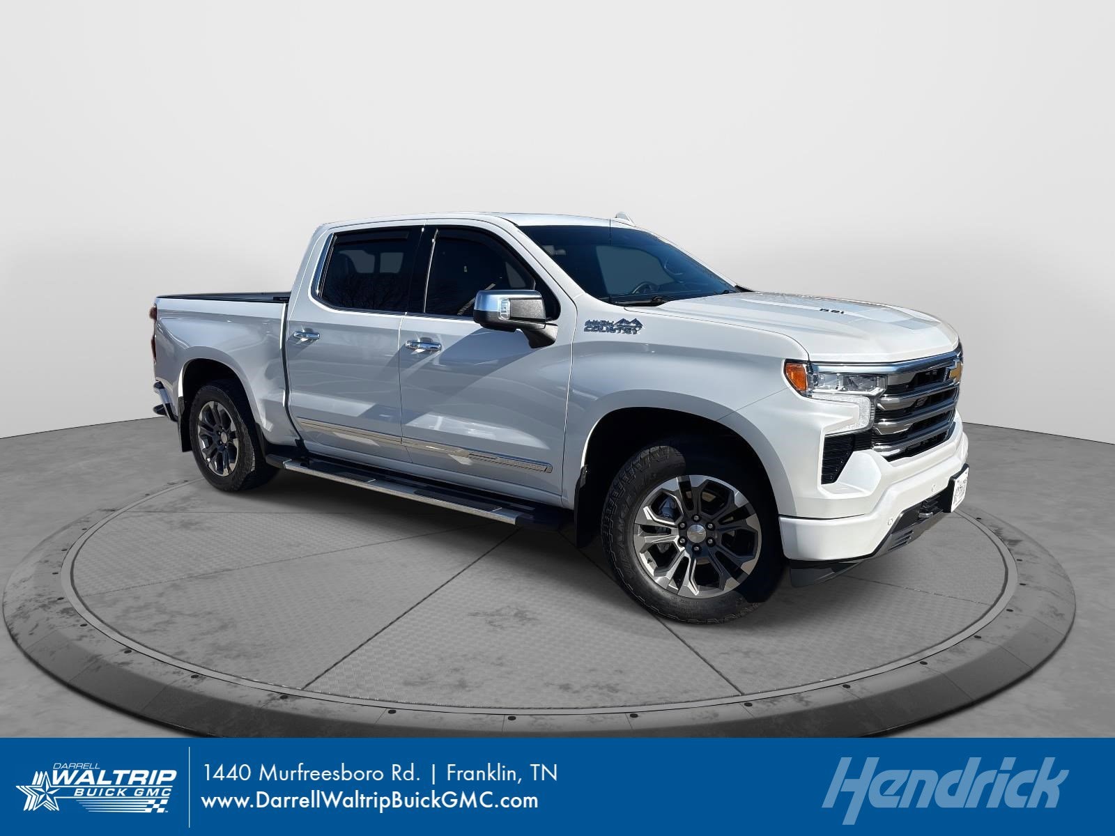 2023 Chevrolet Silverado 1500 High Country's photo