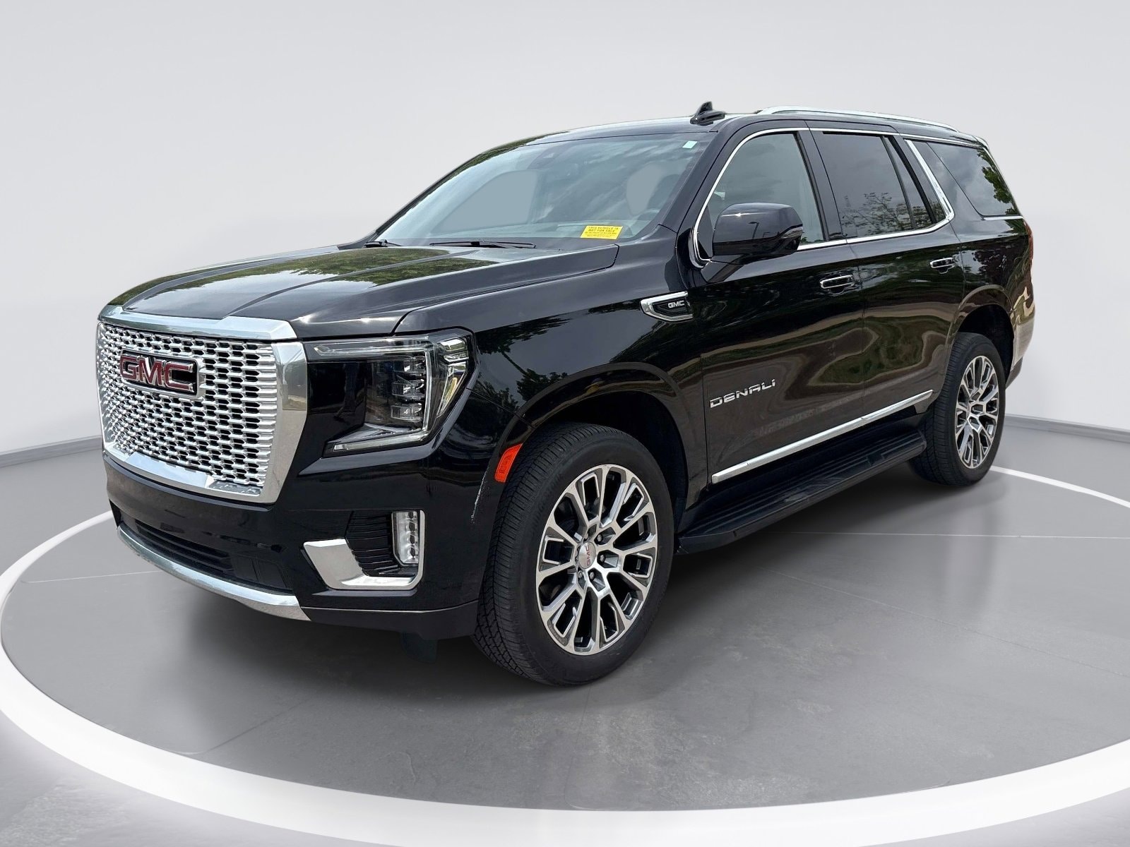 2022 GMC Yukon Denali photo 3