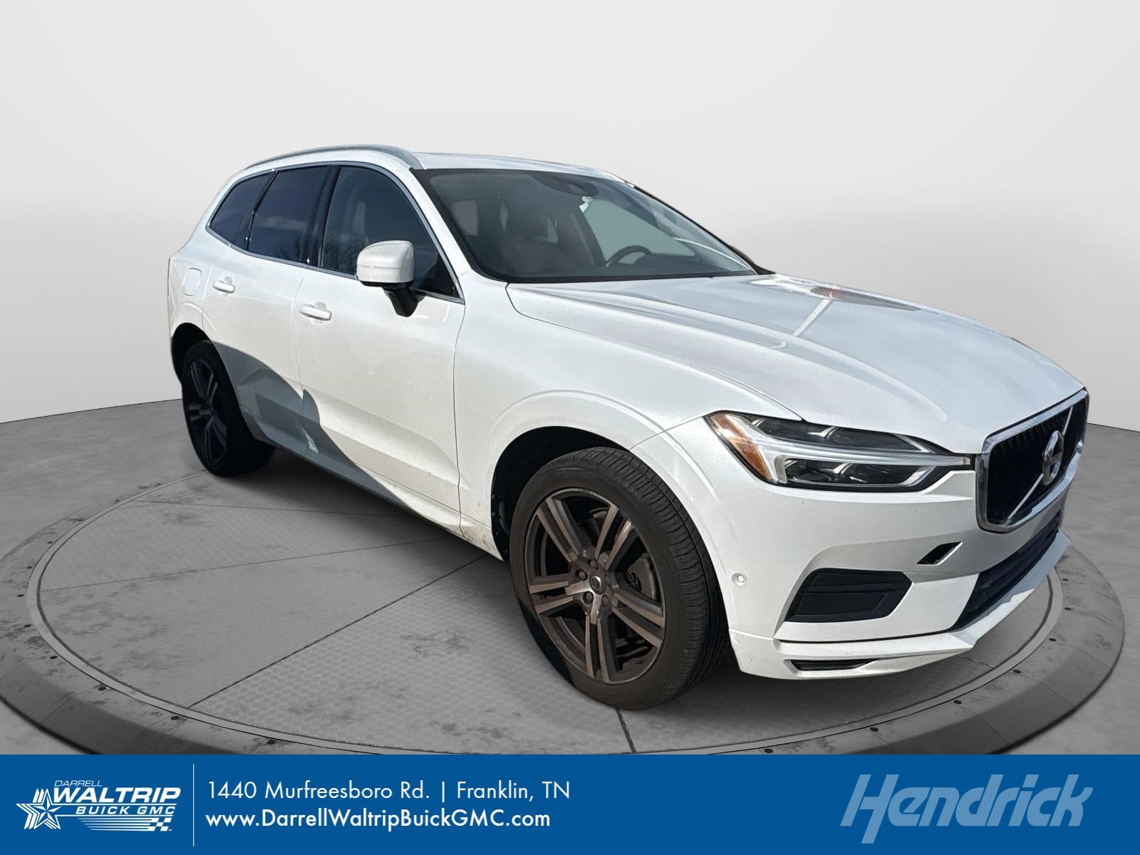 2018 Volvo XC60 Momentum's photo