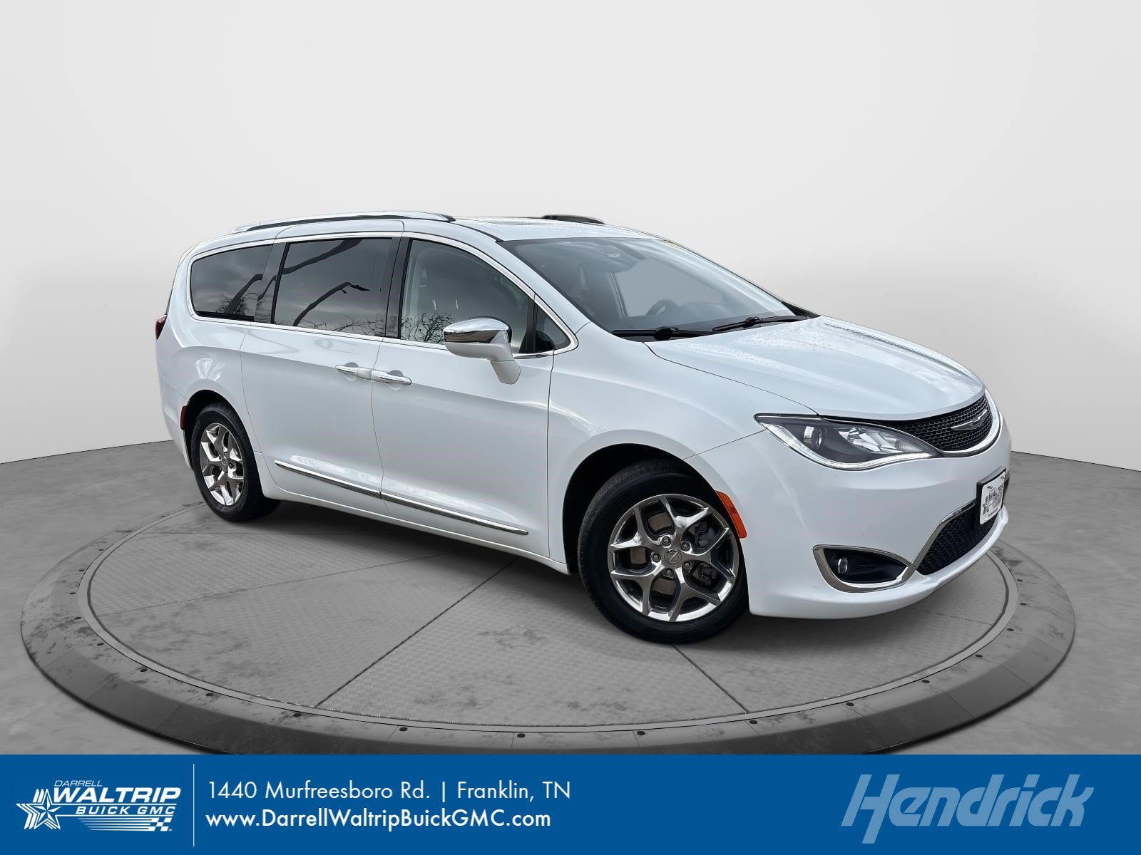 2019 Chrysler Pacifica Limited's photo