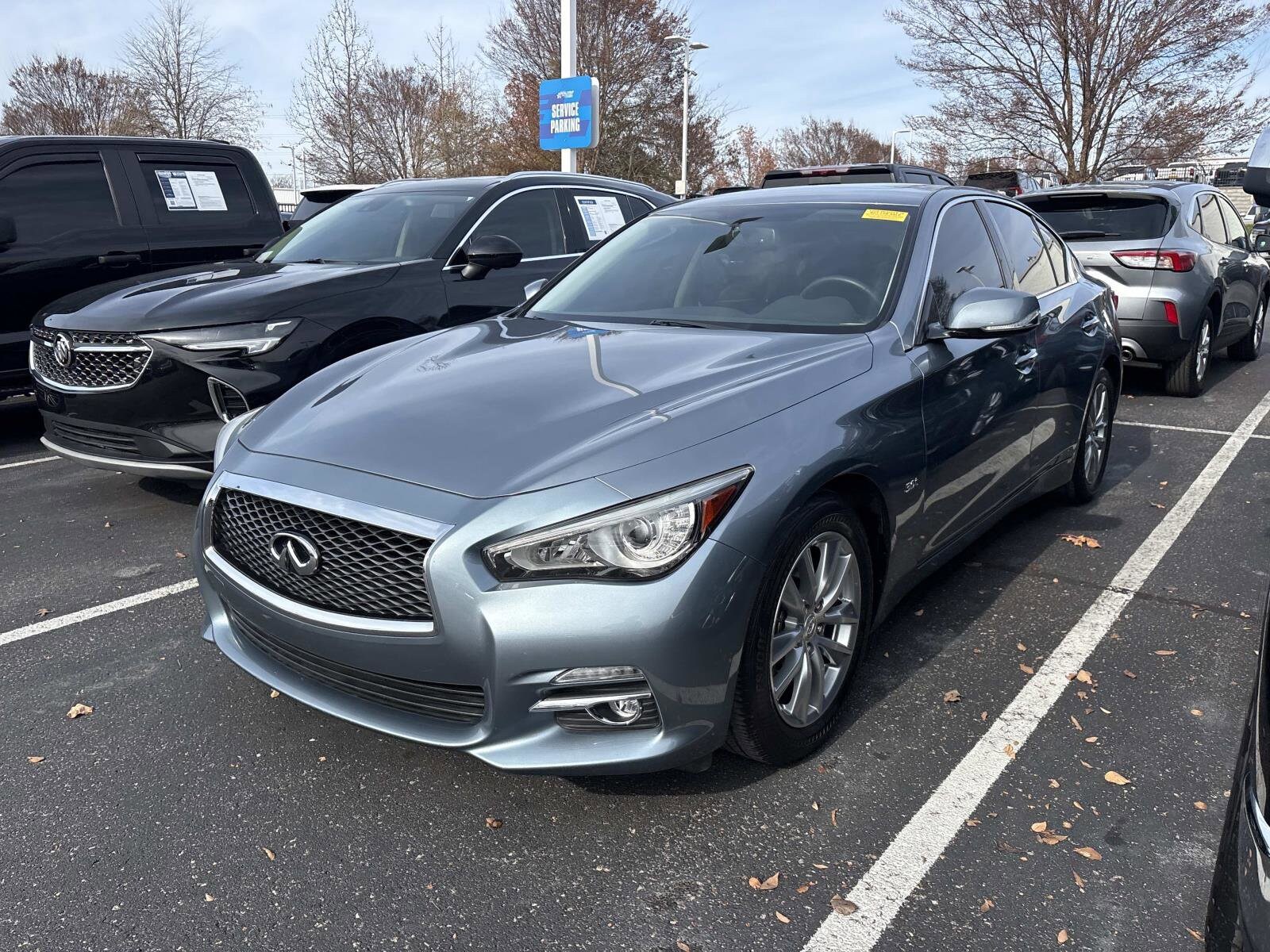 2017 Infiniti Q50 3.0t Premium photo 2