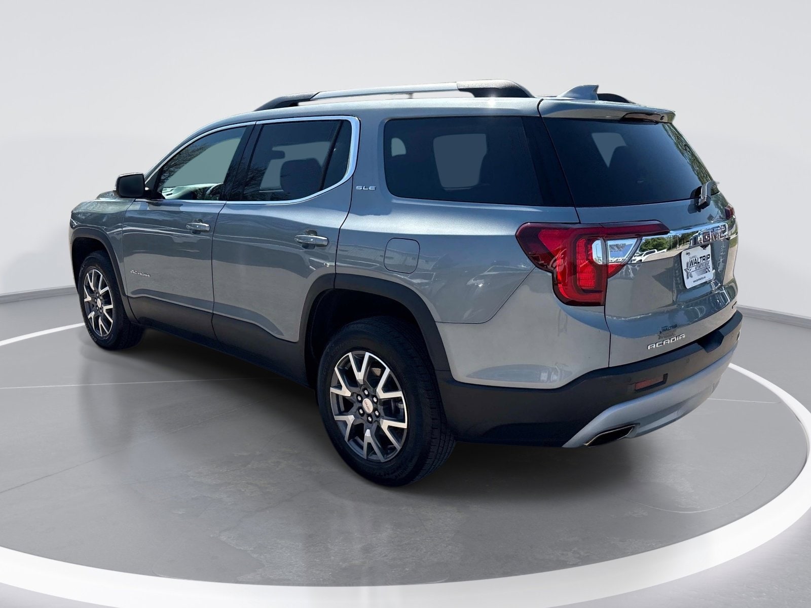 2023 GMC Acadia SLE photo 5