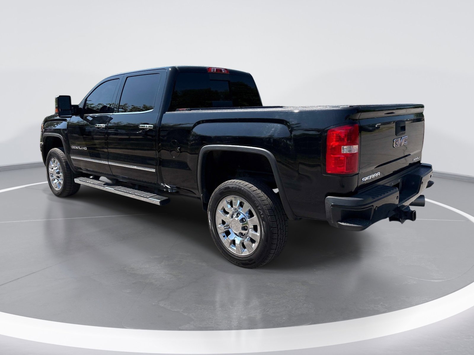 2019 GMC Sierra 2500 HD Denali photo 4