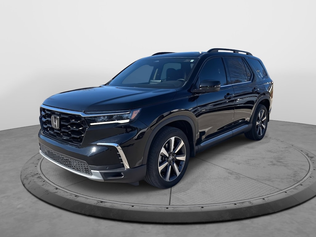 Used 2025 Honda Pilot Touring SUV