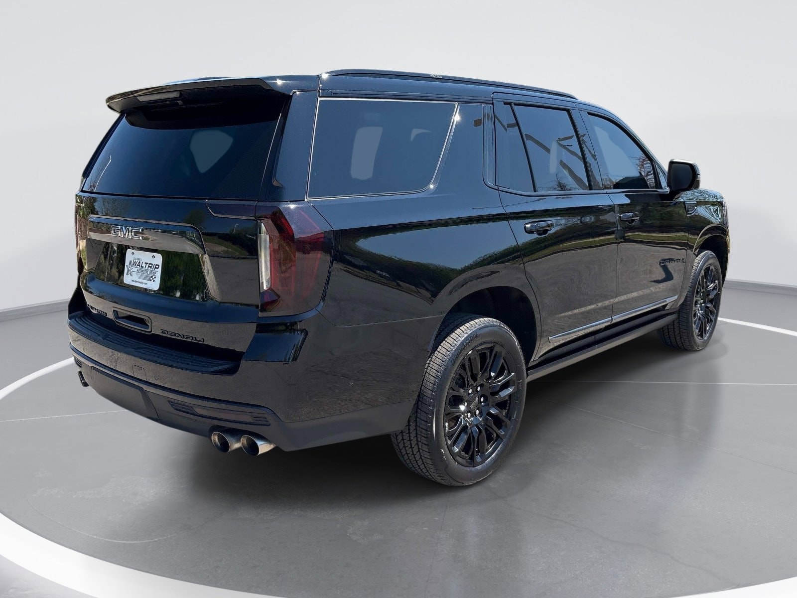 2023 GMC Yukon Denali Ultimate photo 3