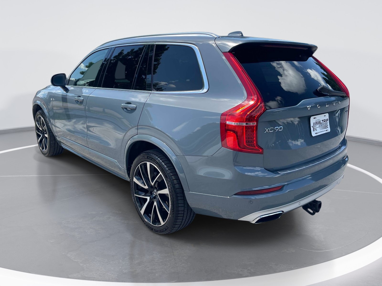 2020 Volvo XC90 T6 Momentum 7 Passenger