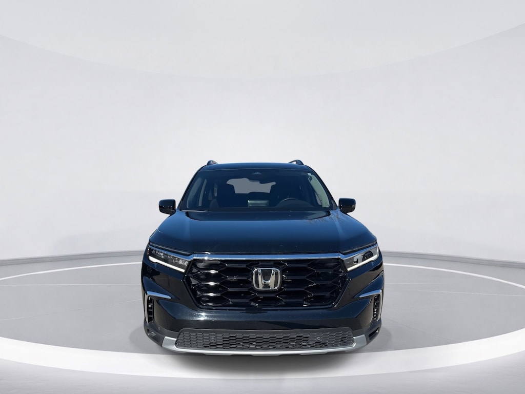 Used 2025 Honda Pilot Touring SUV