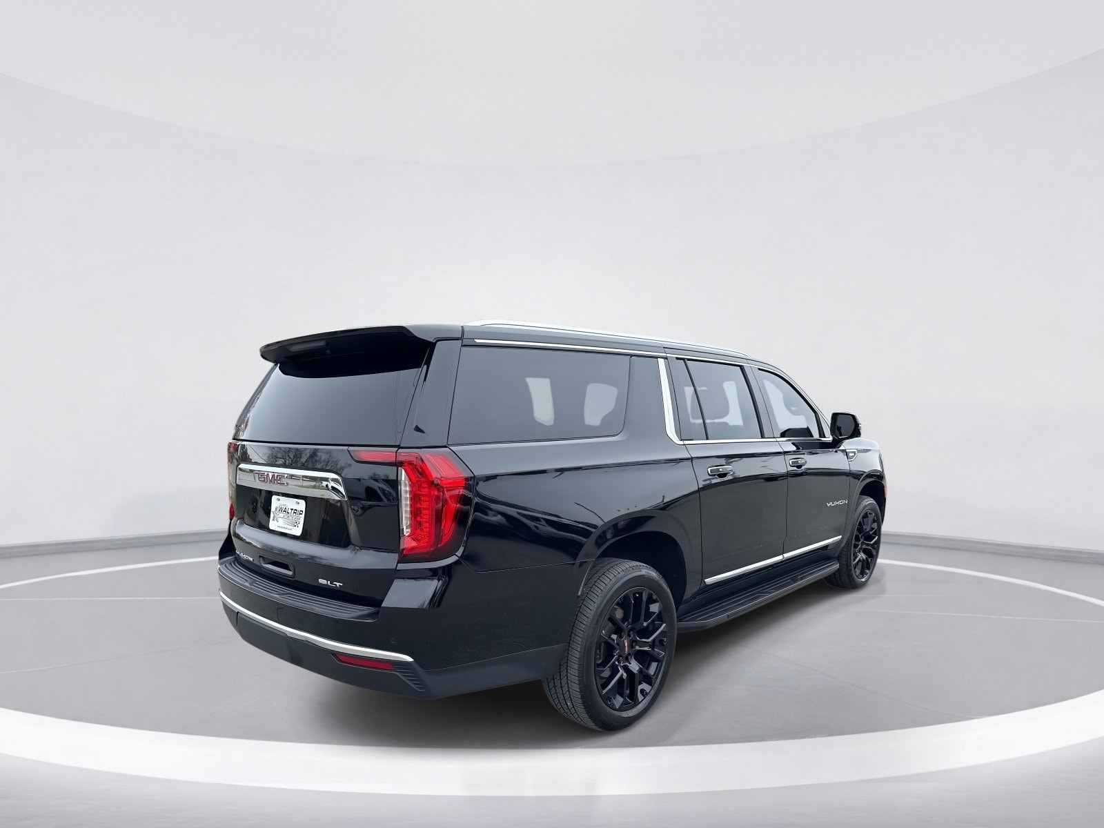 2022 GMC Yukon XL SLT photo 3