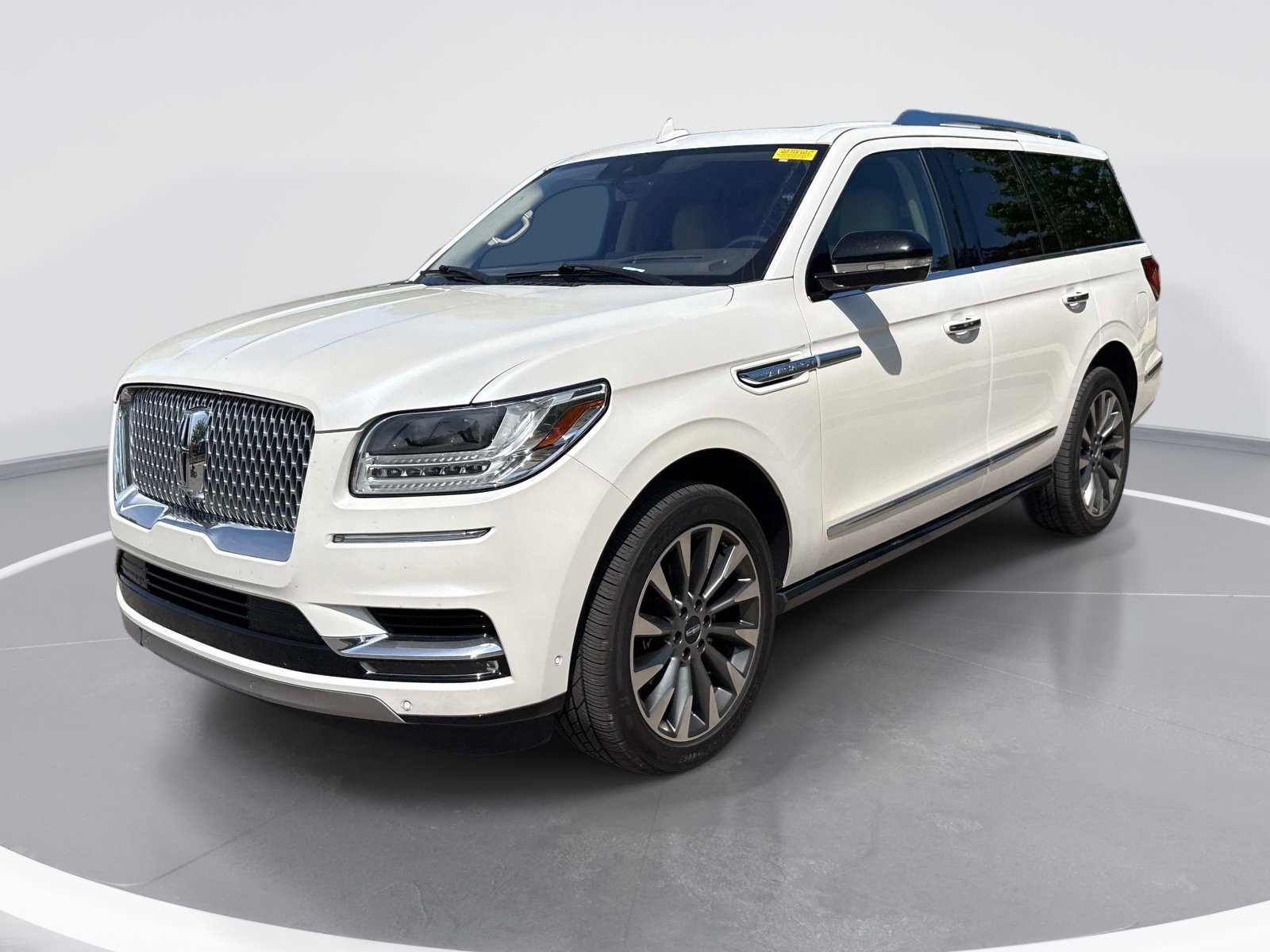 2019 Lincoln Navigator Select photo 2