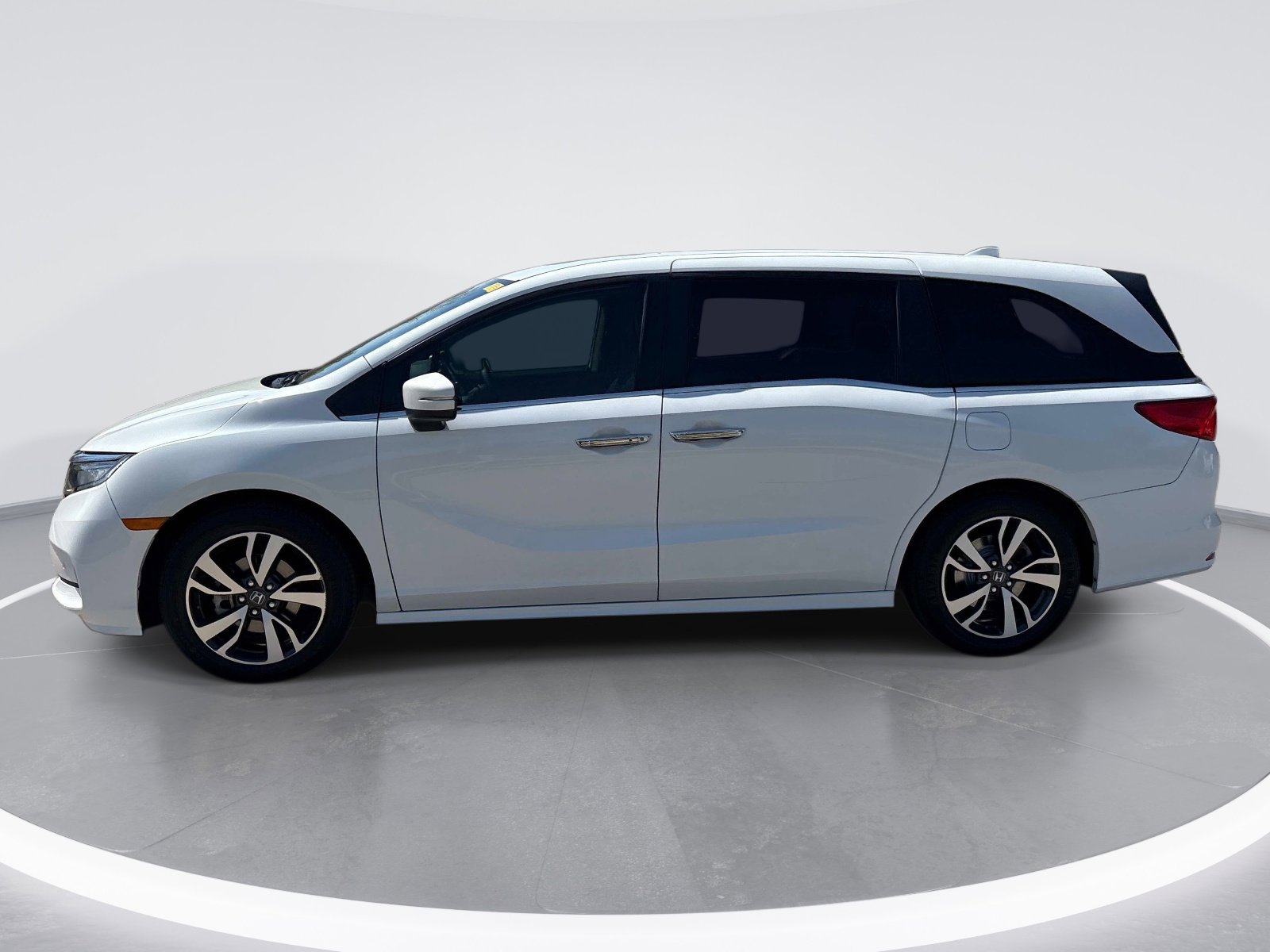 2021 Honda Odyssey Touring photo 4