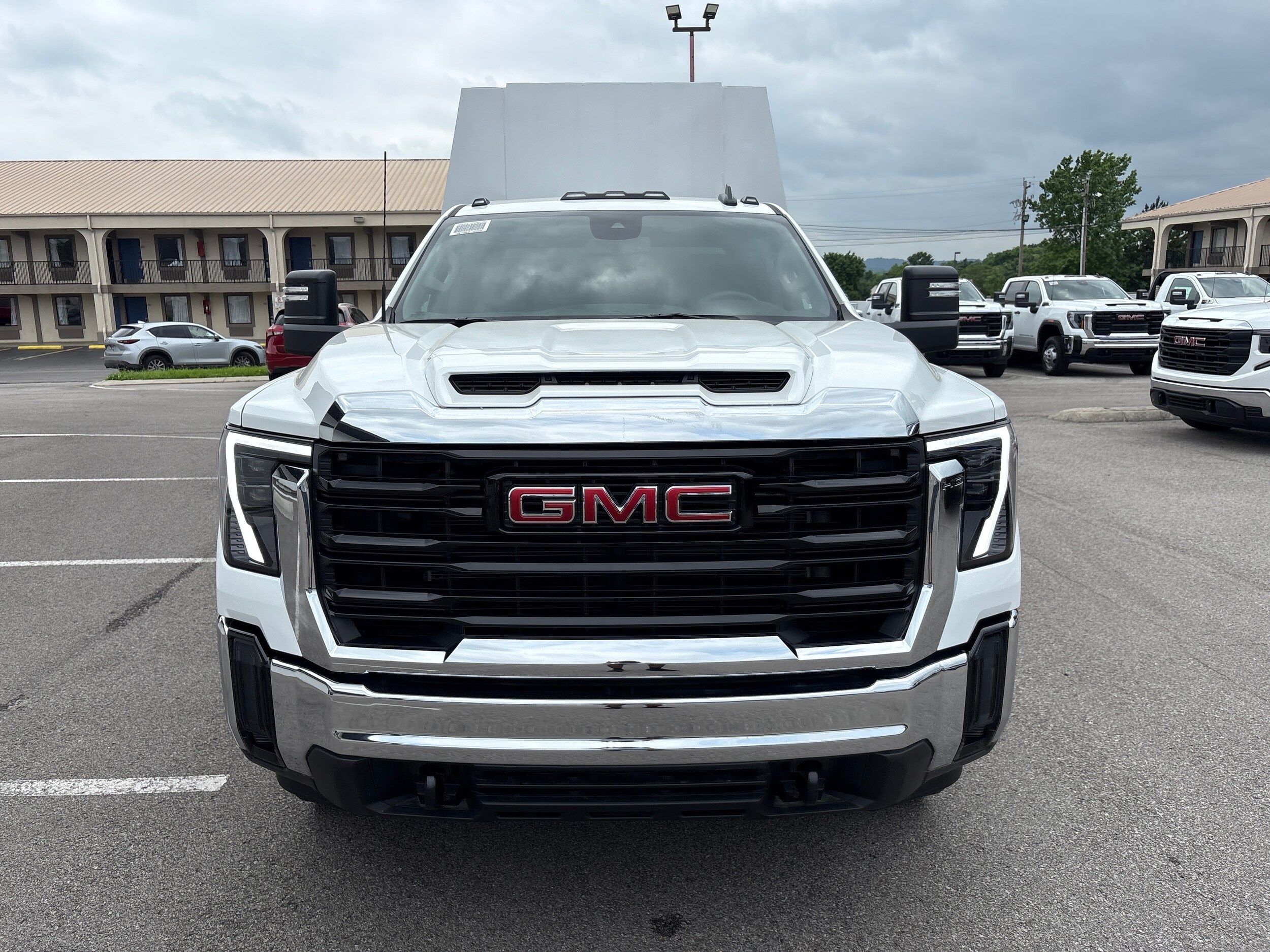 2025 Gmc Sierra 3500 HD Pro photo 2