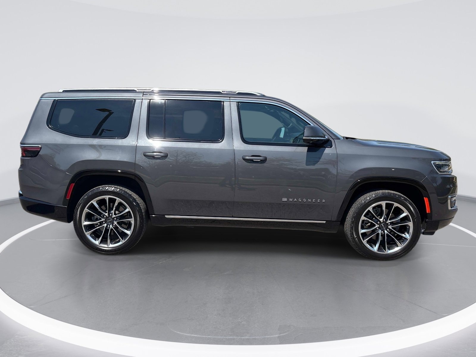 2022 Jeep Wagoneer Series III 4x4 photo 3