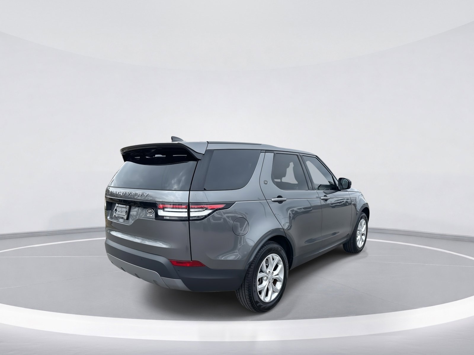 2018 Land Rover Discovery SE photo 3