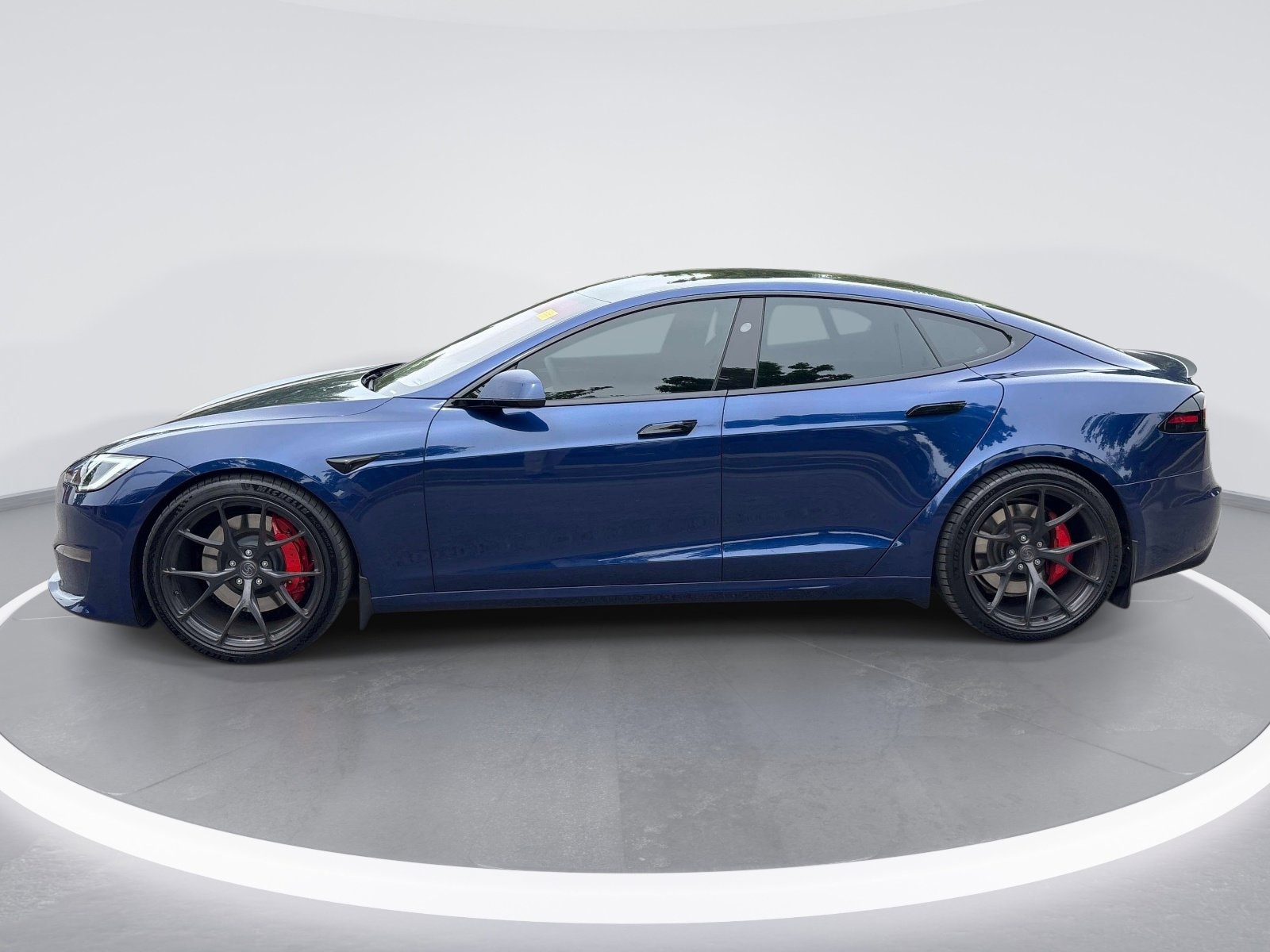 2024 Tesla Model S Plaid photo 2