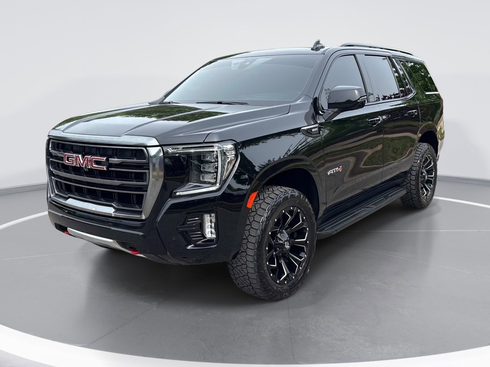 2021 GMC Yukon AT4 photo 2