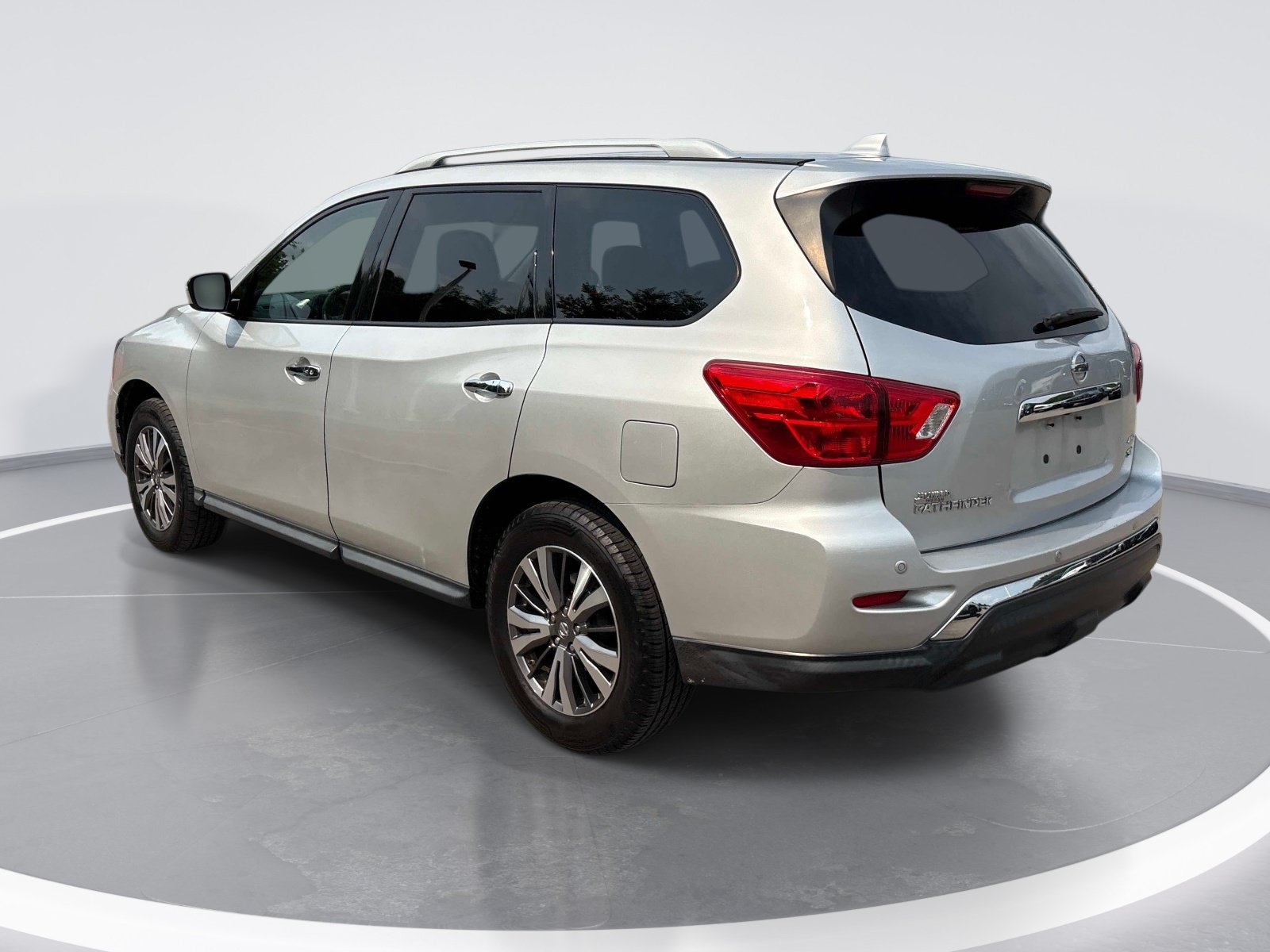 Nissan Pathfinder SV