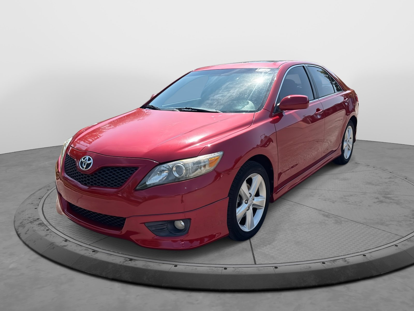 2011 Toyota Camry SE photo 2