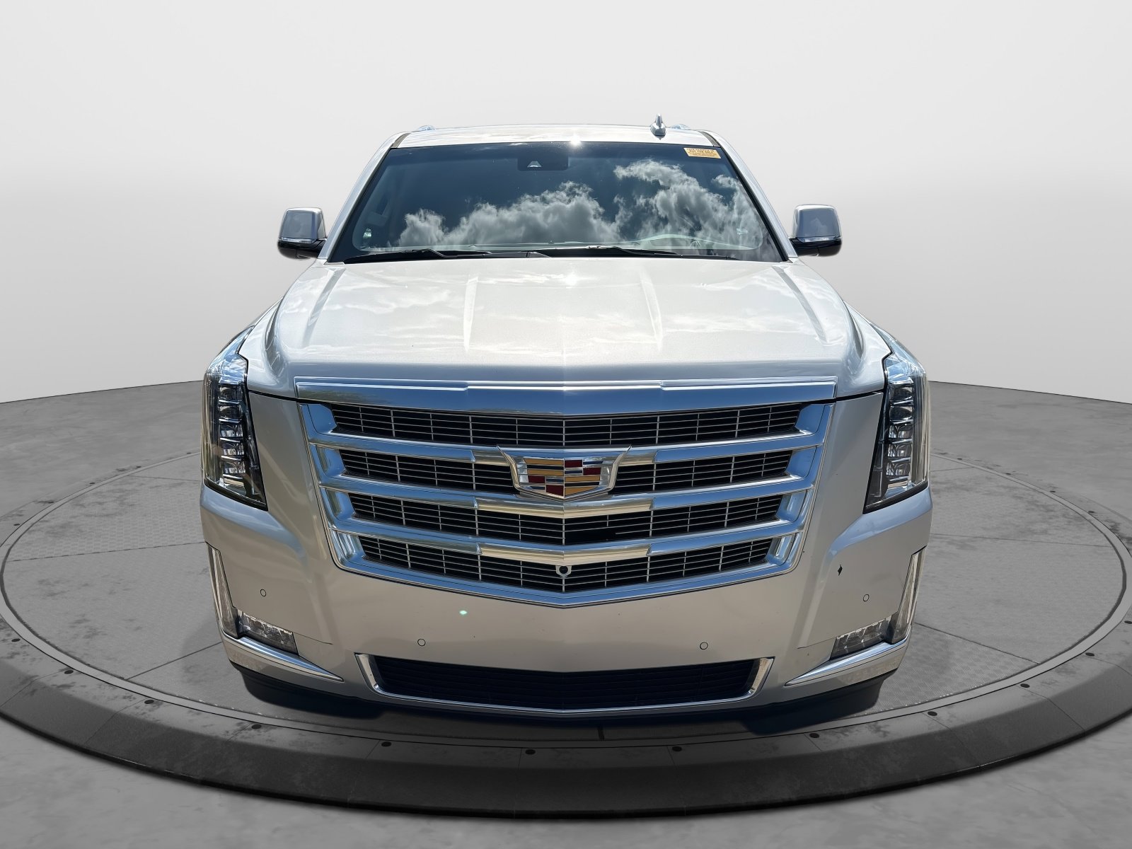 2019 Cadillac Escalade ESV Luxury photo 2