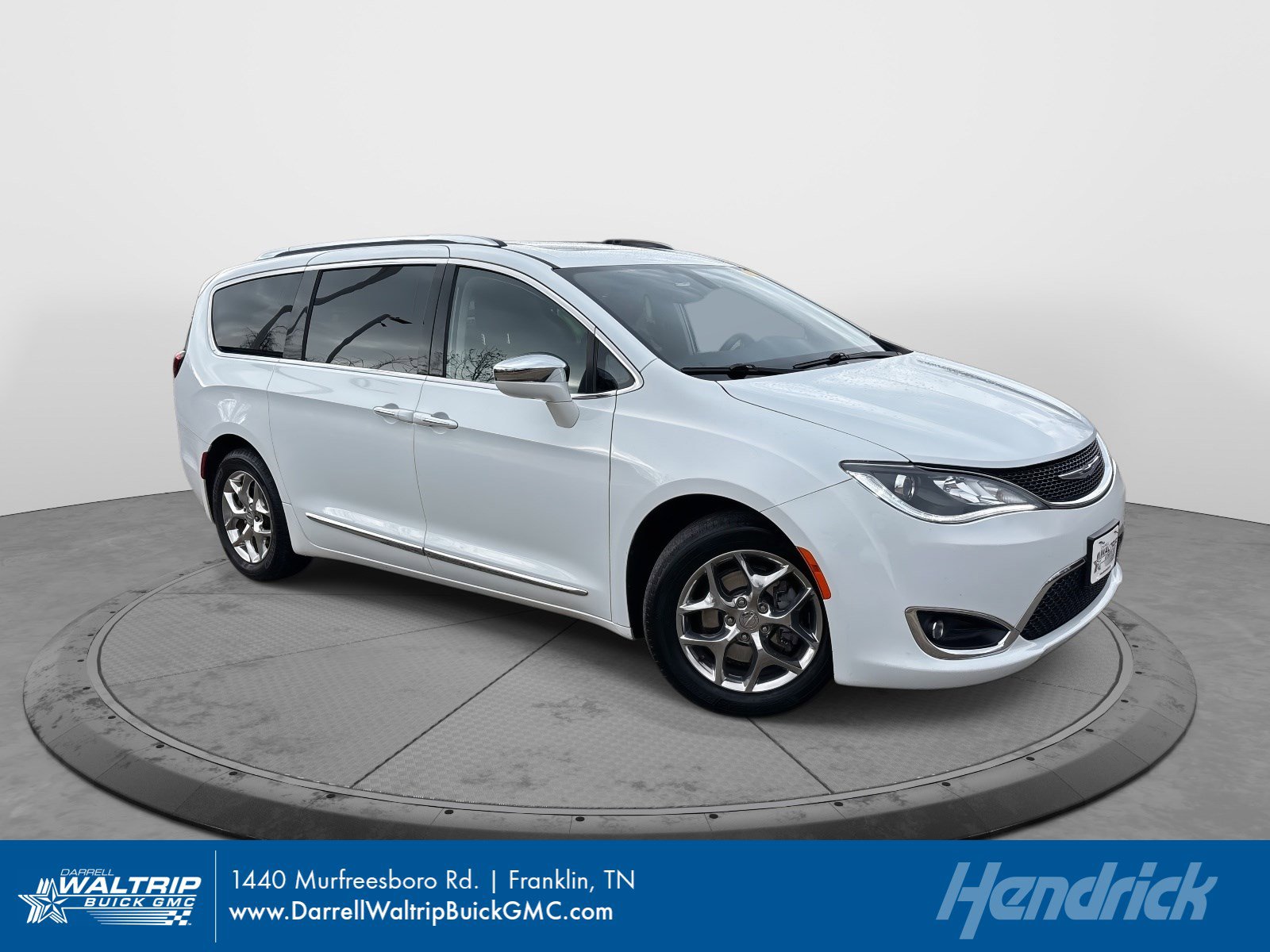 2019 Chrysler Pacifica Limited's photo