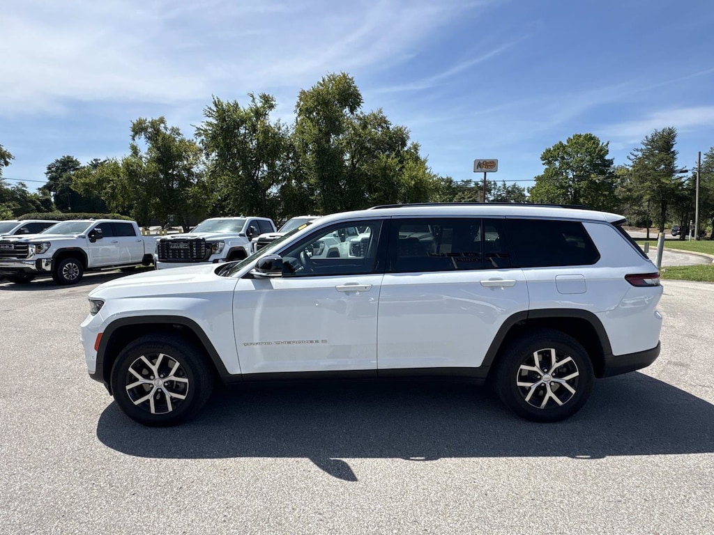 Used 2023 Jeep Grand Cherokee L Limited 4x4 SUV