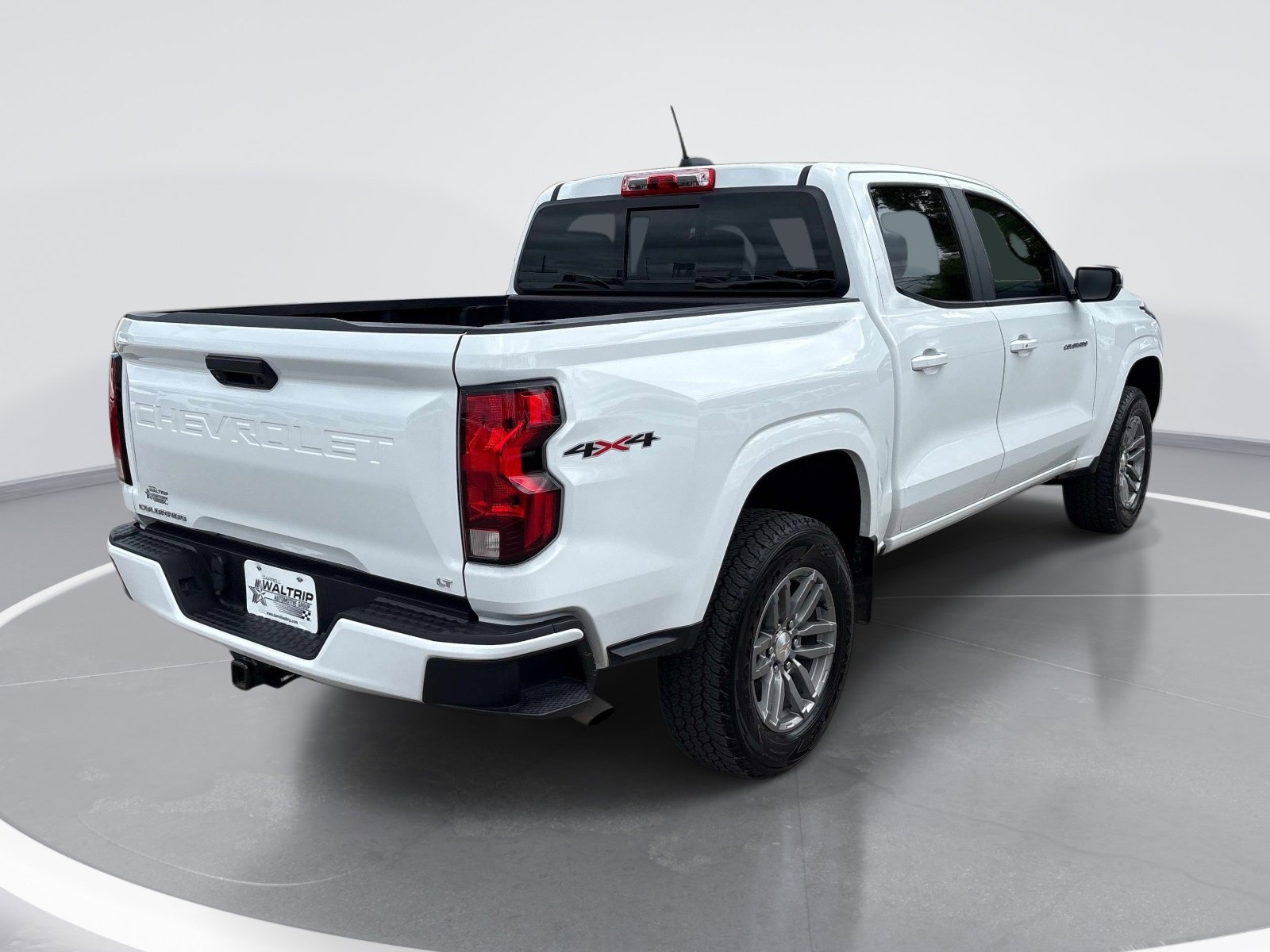 2023 Chevrolet Colorado LT photo 6