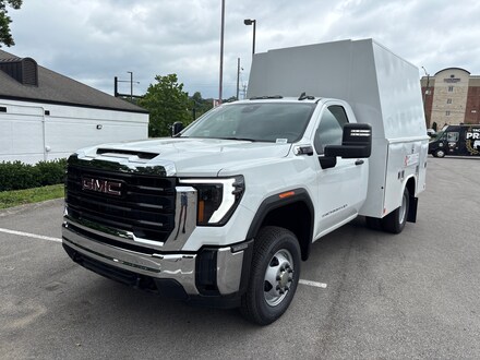 2025 GMC Sierra 3500 HD Chassis Cab Pro Truck