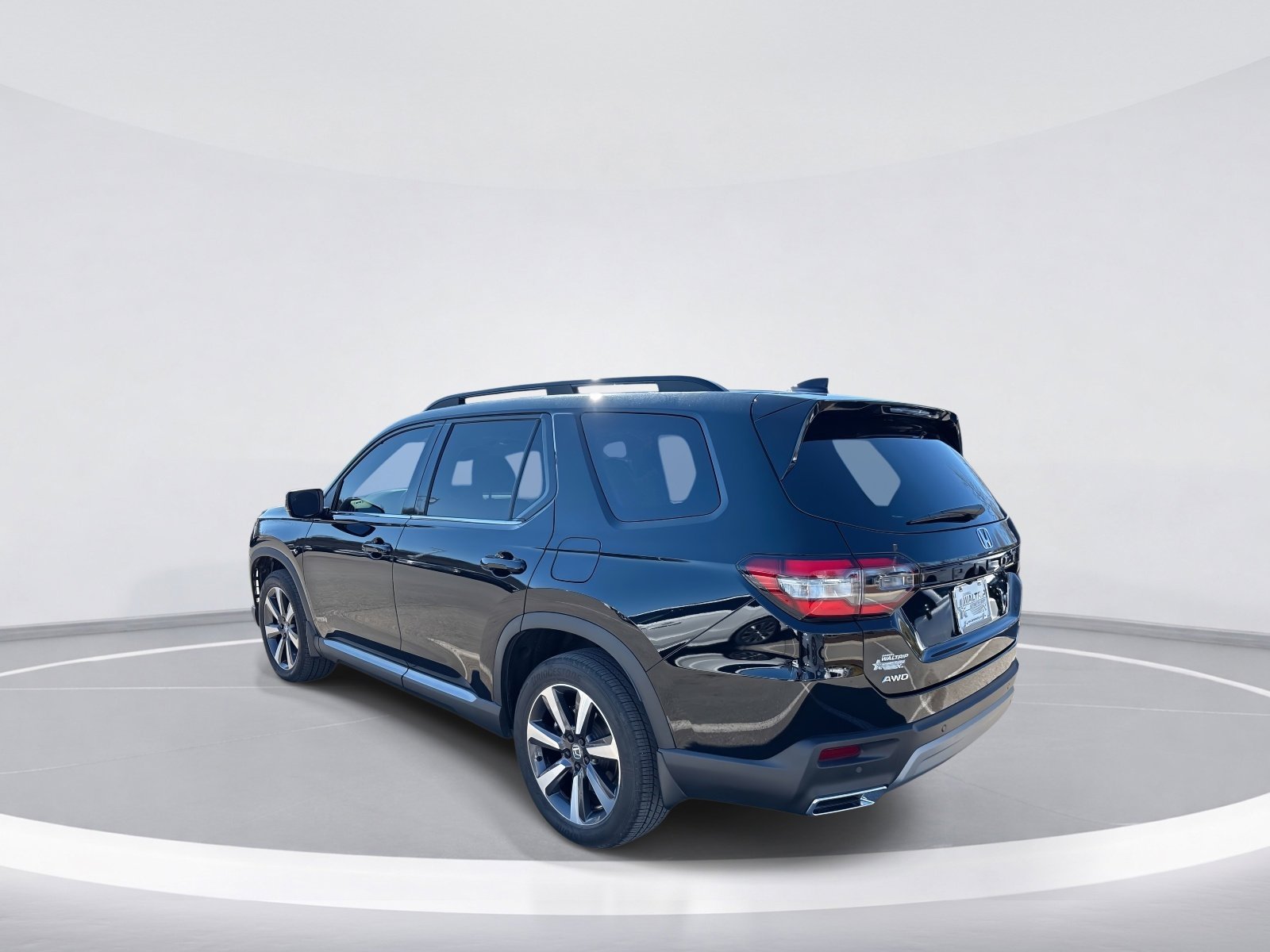 2025 Honda Pilot Touring photo 4