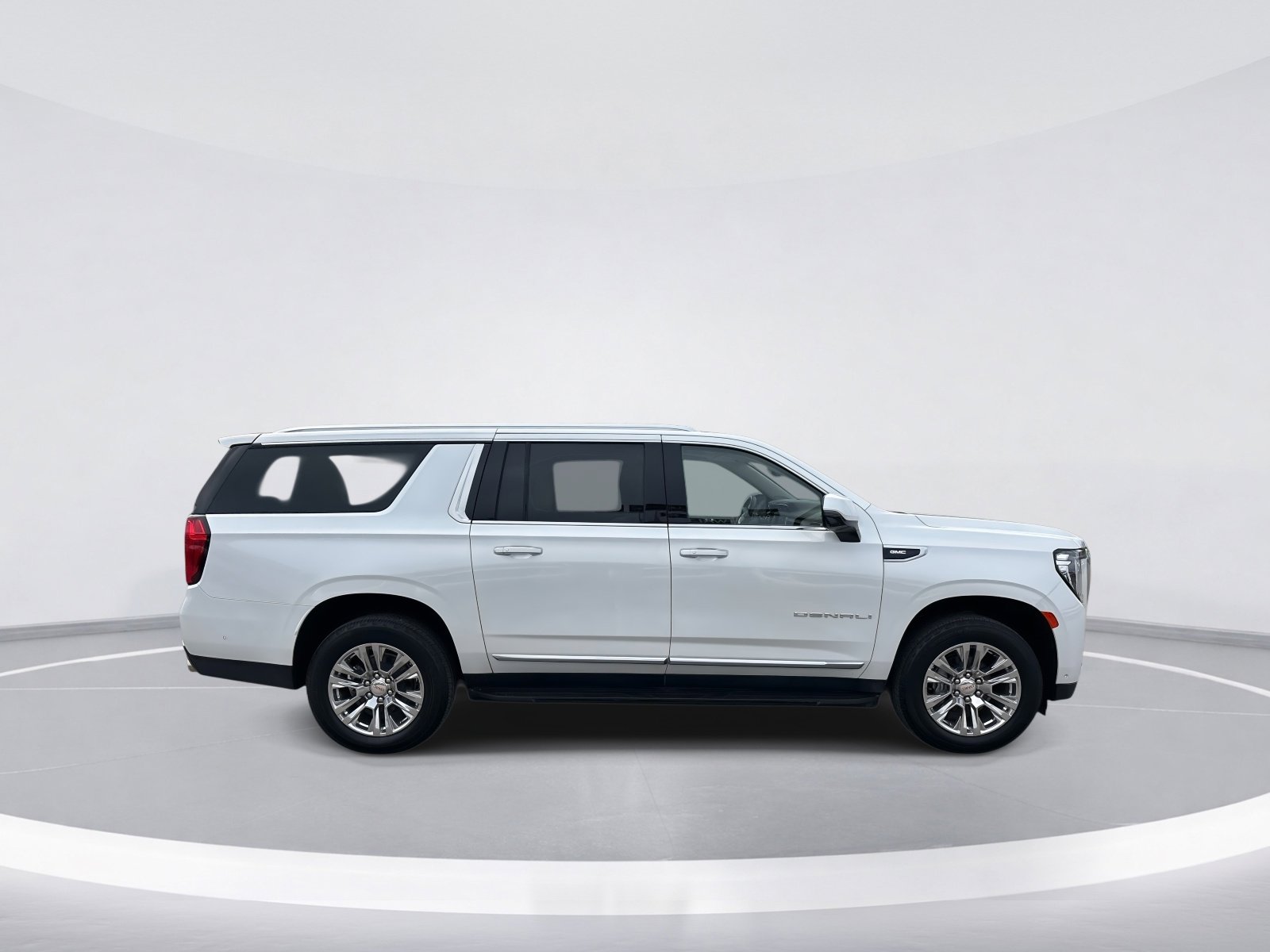 2023 GMC Yukon XL Denali photo 3