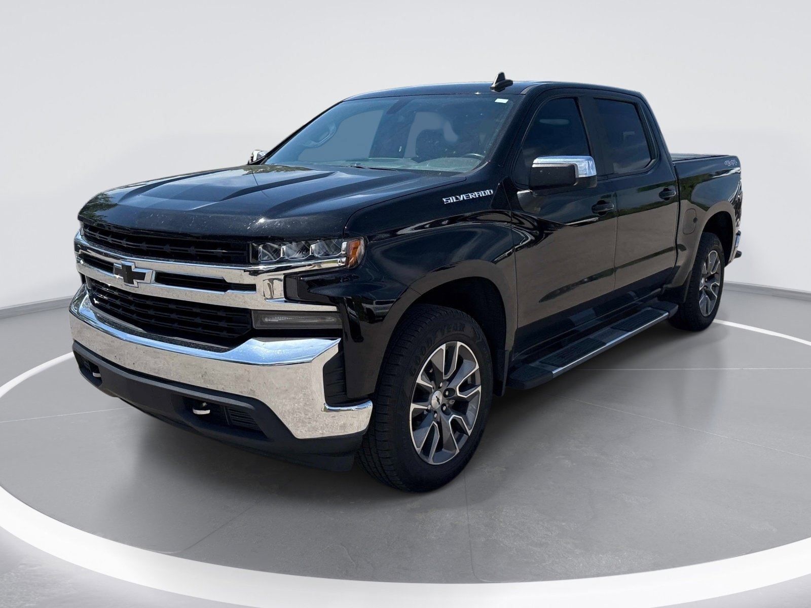 2019 Chevrolet Silverado 1500 LT photo 2