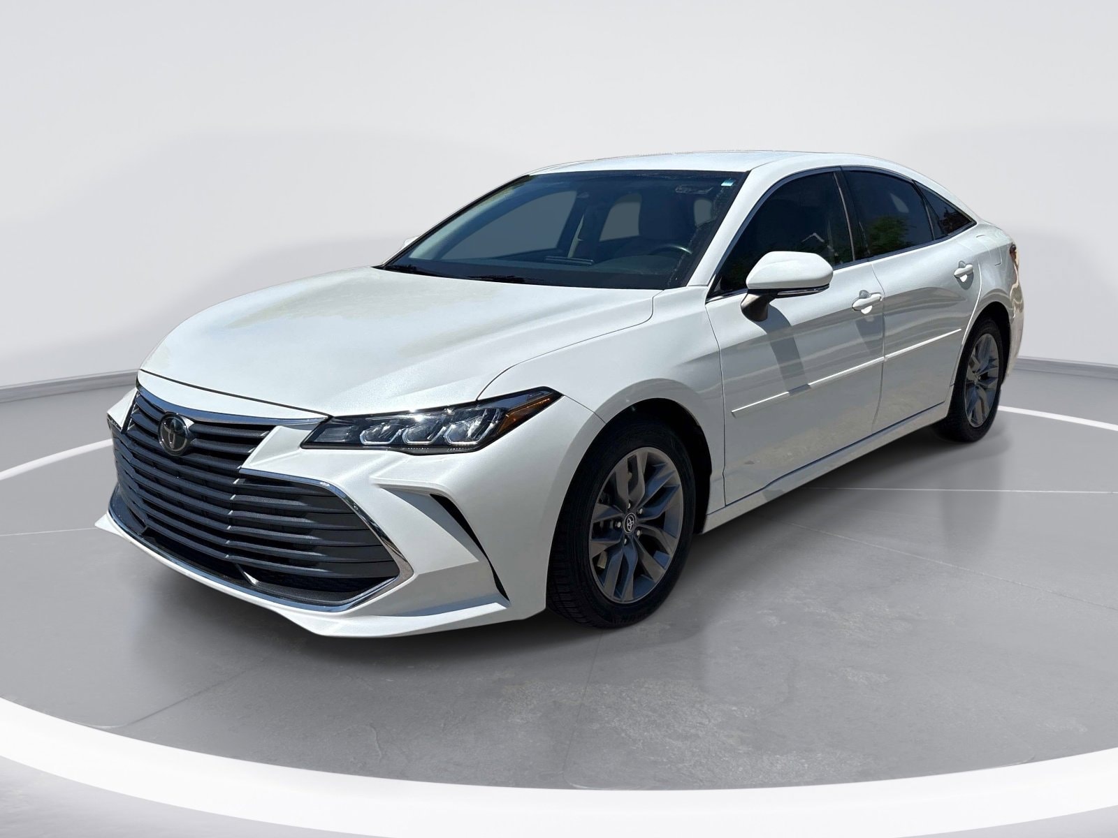 2020 Toyota Avalon XLE photo 2