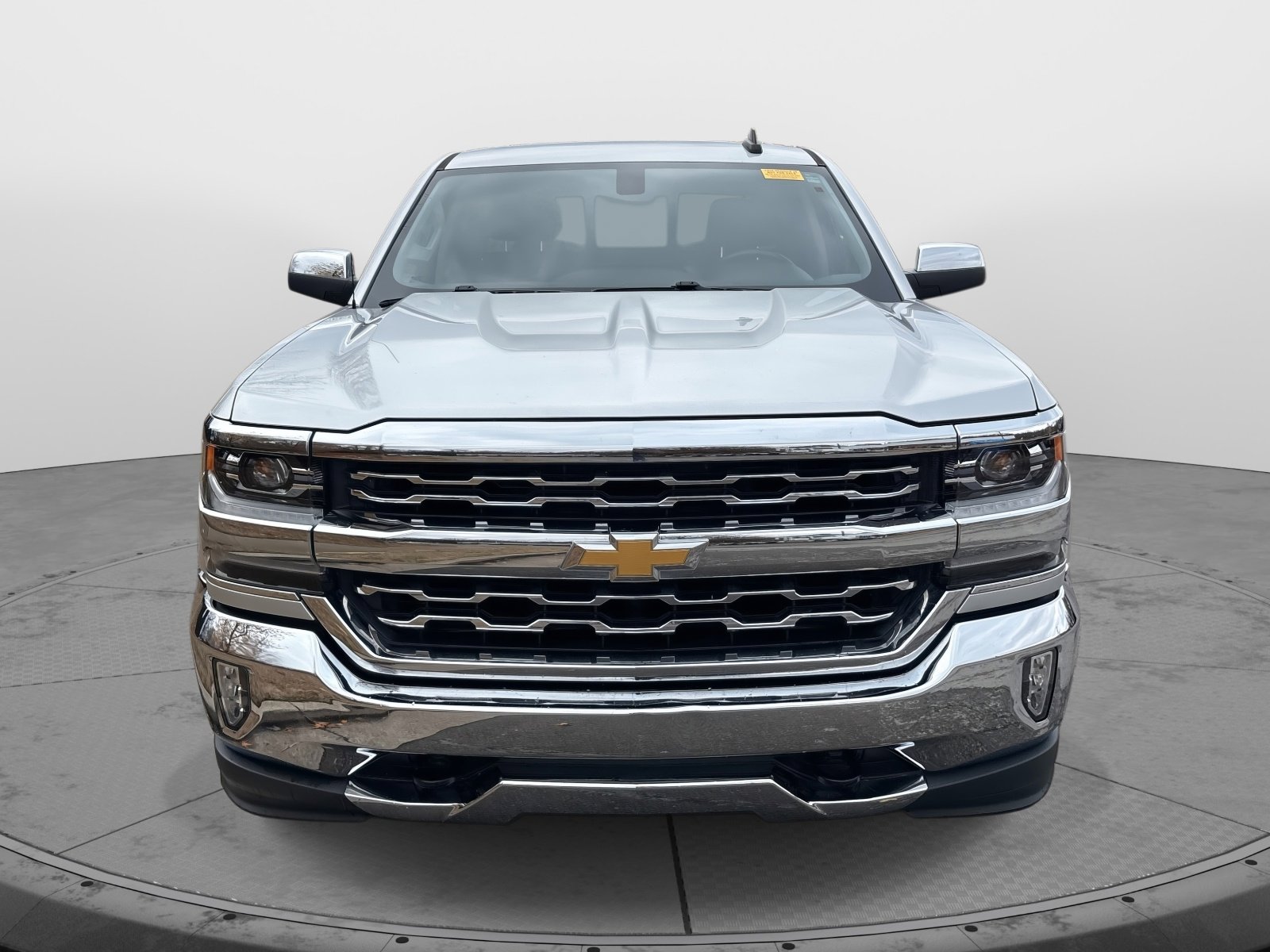 2018 Chevrolet Silverado 1500 LTZ photo 2