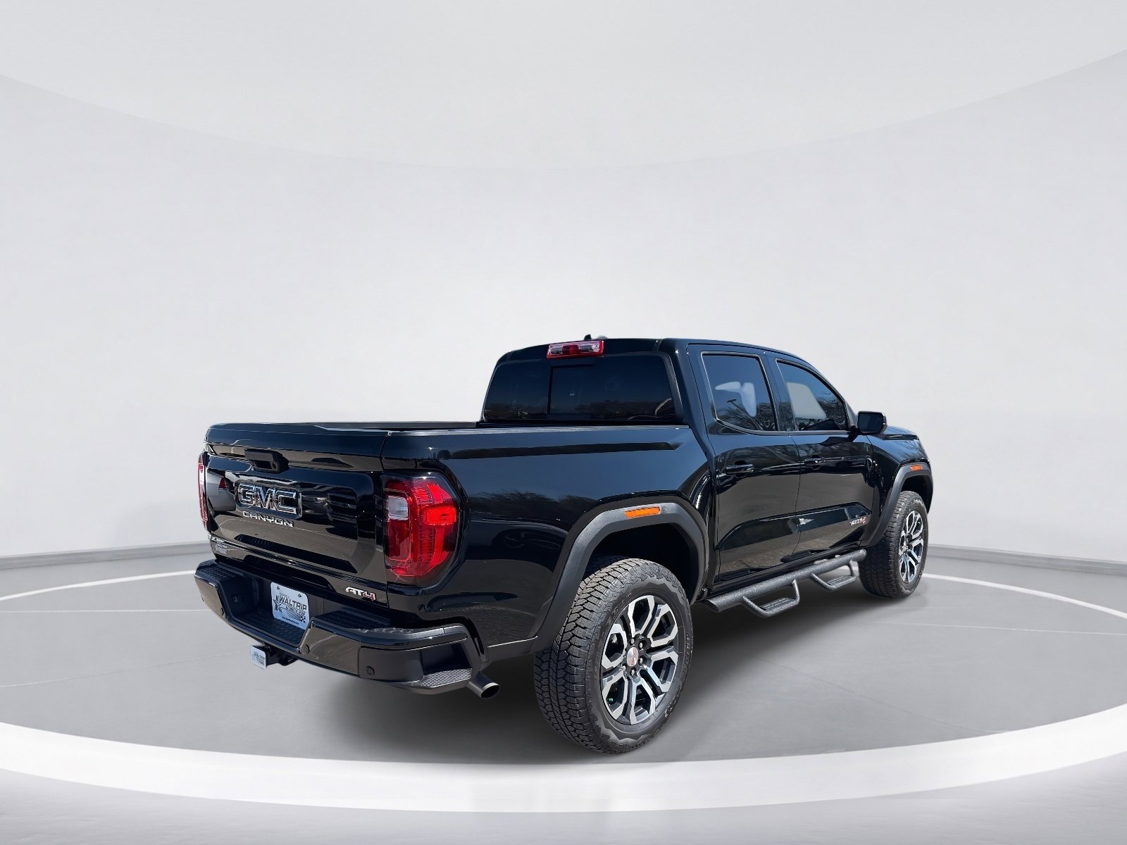 2024 GMC Canyon AT4 photo 3