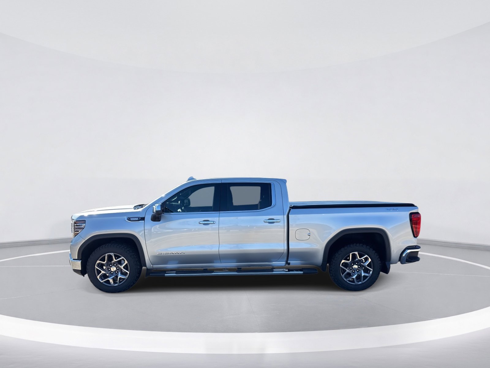 2022 GMC Sierra 1500 SLT photo 4