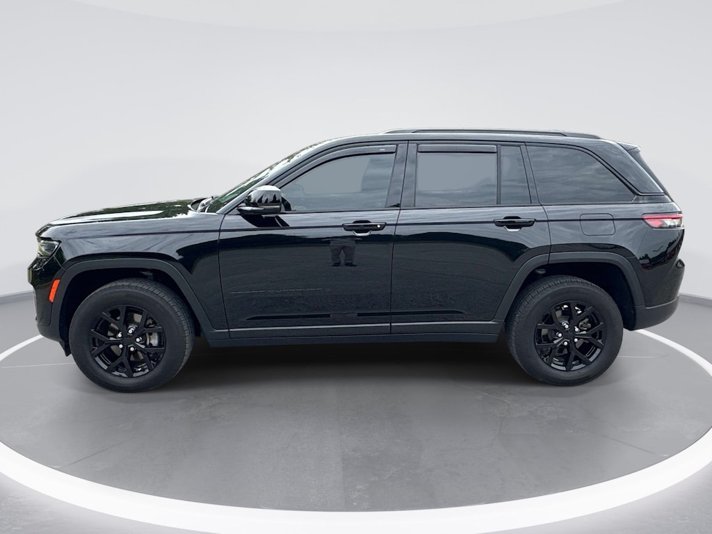 Used 2024 Jeep Grand Cherokee Altitude 4x4 SUV