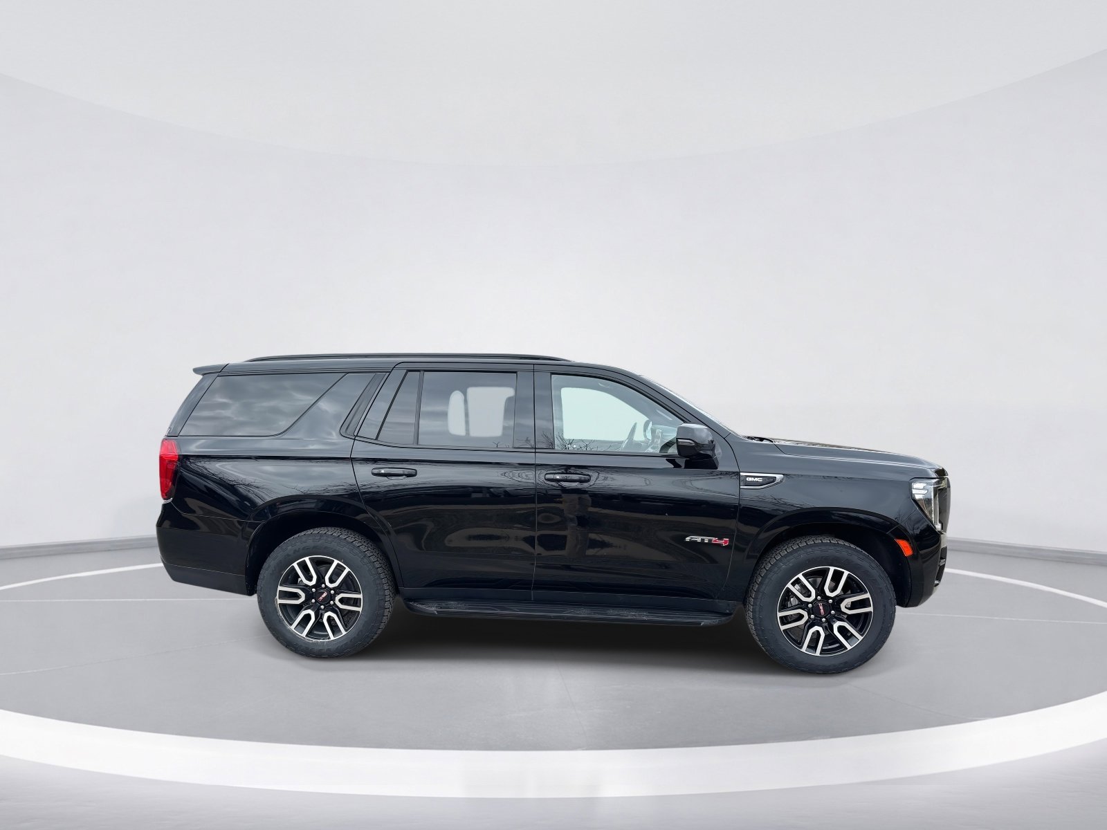 2022 GMC Yukon AT4 photo 3