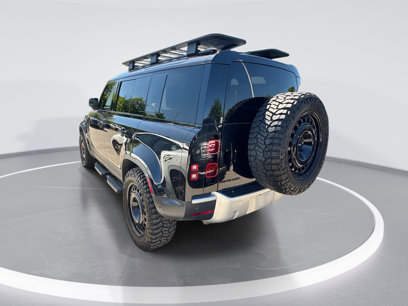 2022 Land Rover Defender 110 S photo 5