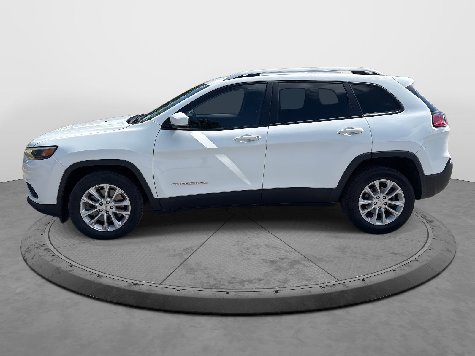 2021 Jeep Cherokee Latitude photo 2