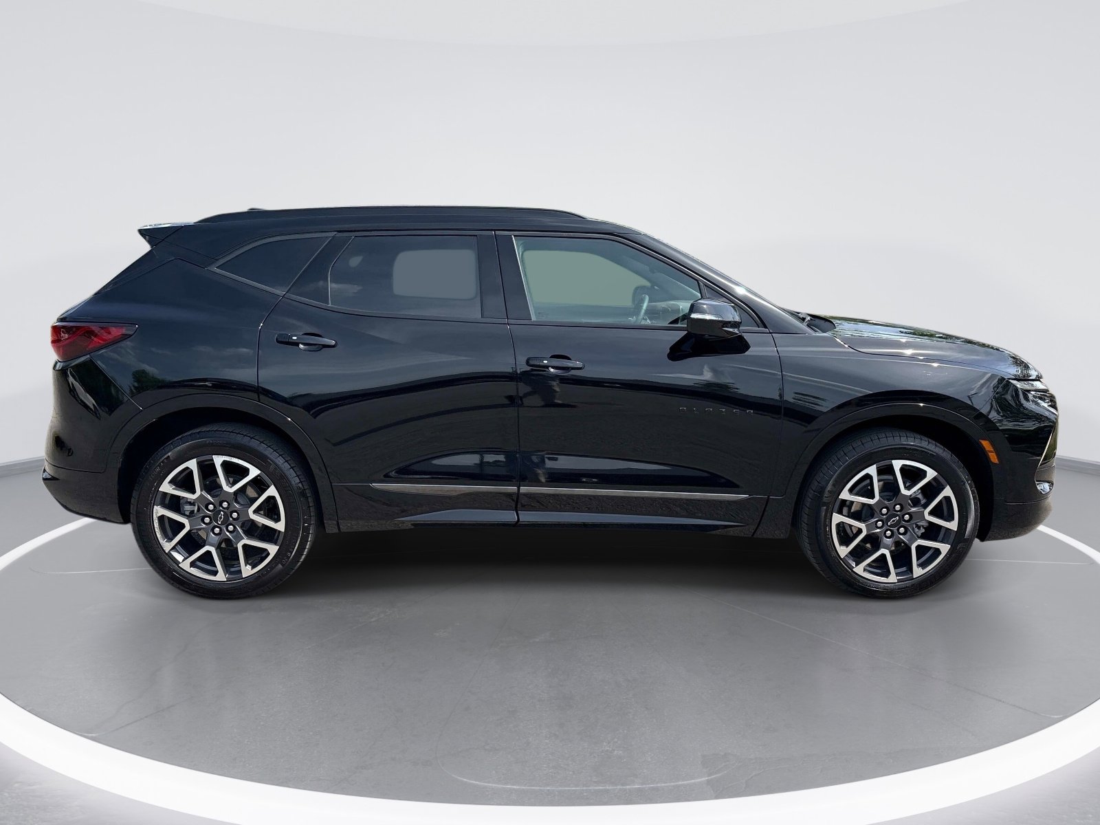 2023 Chevrolet Blazer RS photo 3