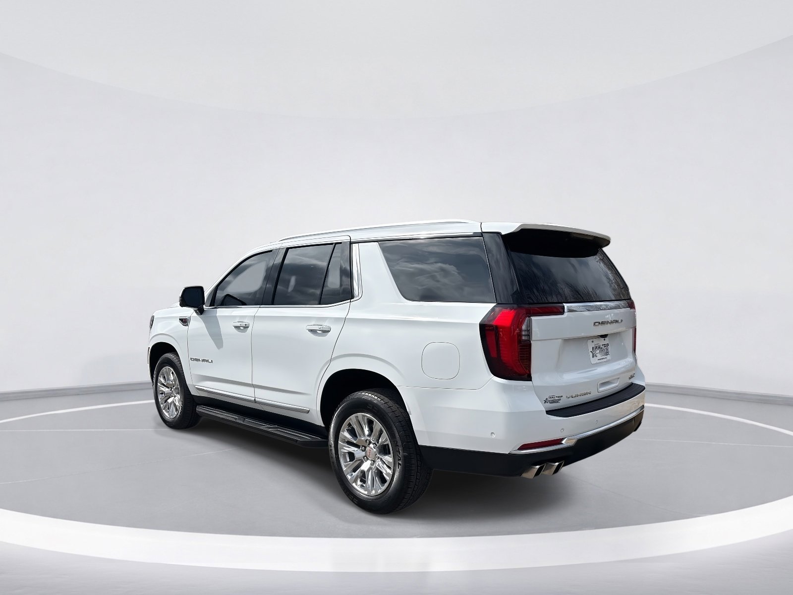 2025 GMC Yukon Denali photo 5