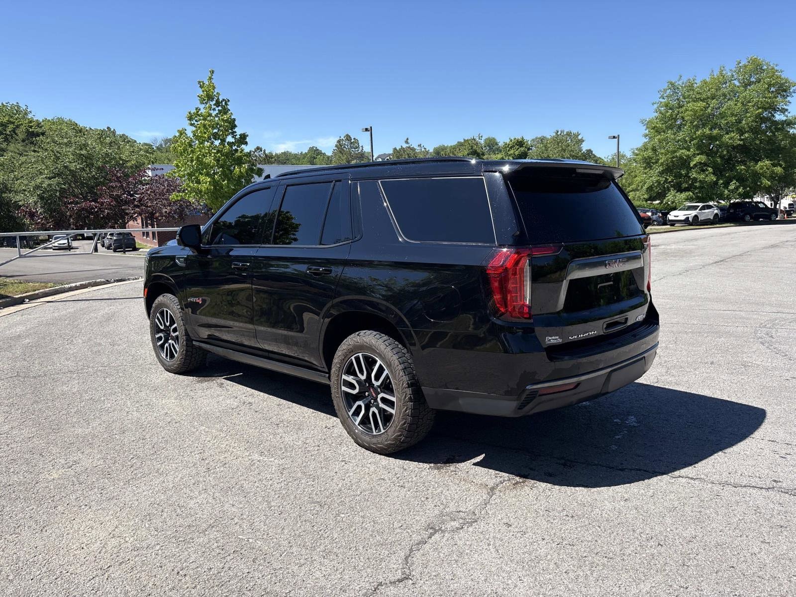2021 GMC Yukon AT4 photo 4