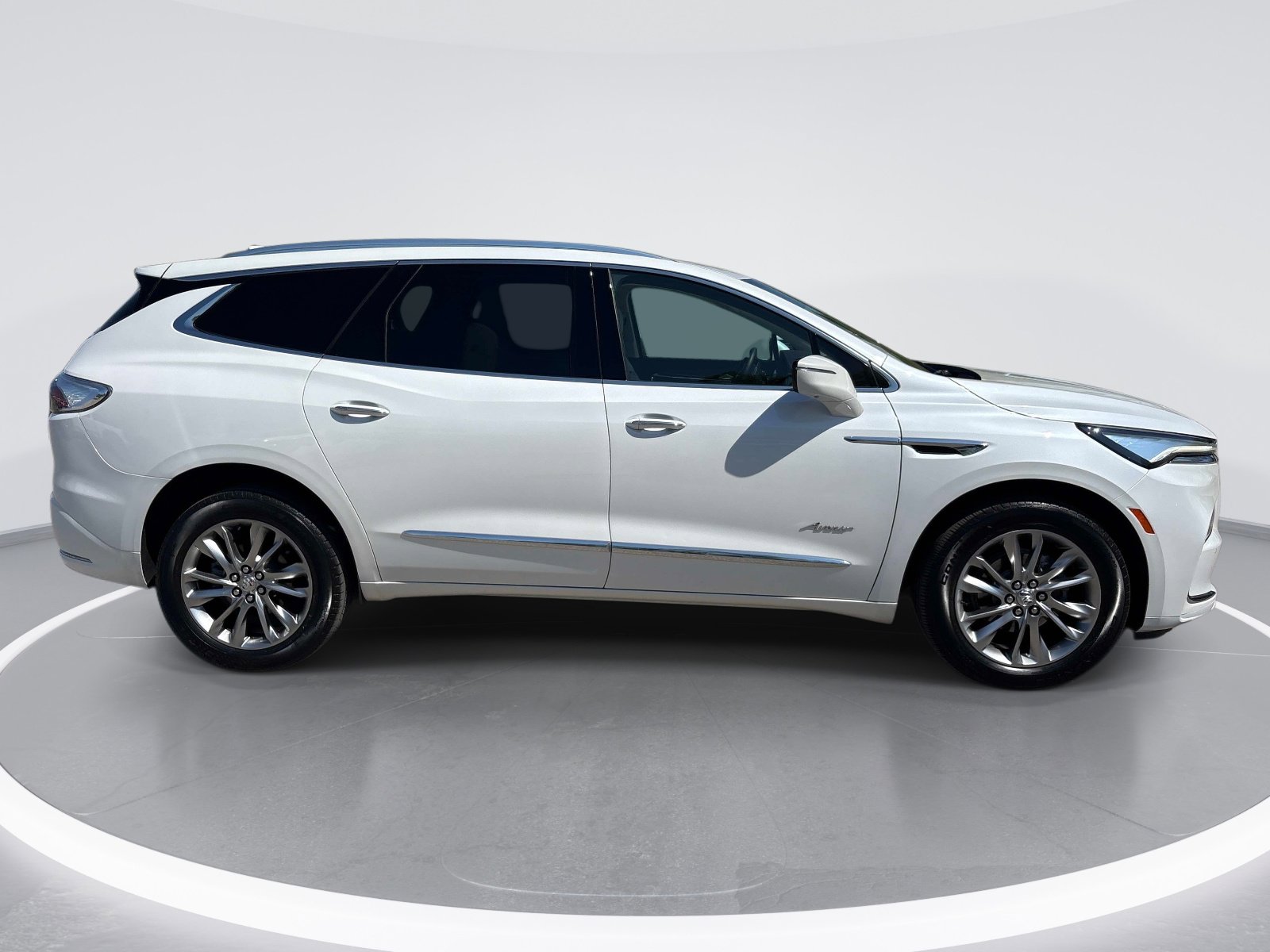 2023 Buick Enclave Avenir photo 3