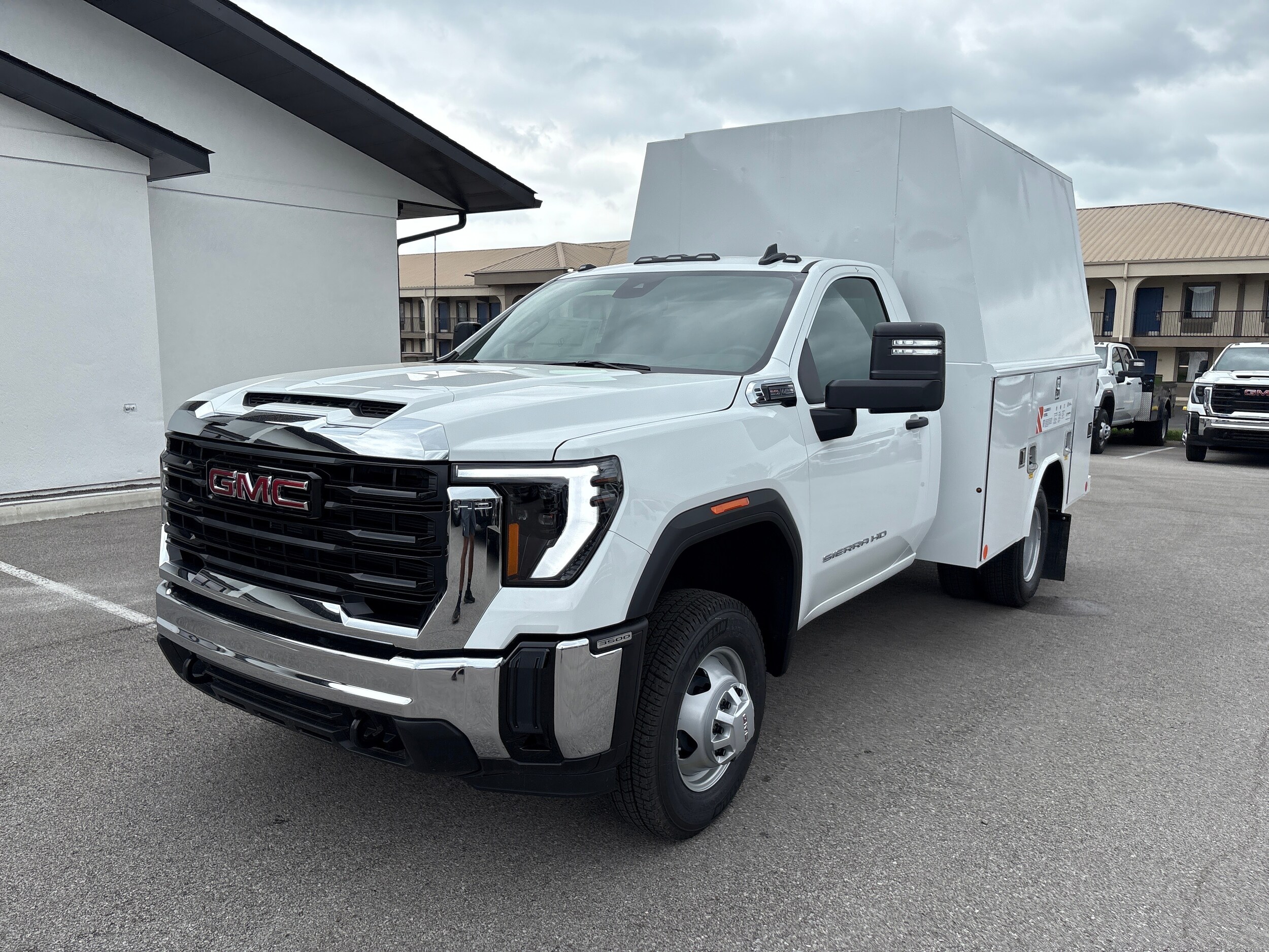 2025 Gmc Sierra 3500 HD Pro photo 3