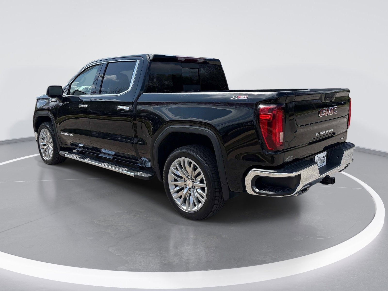 2023 GMC Sierra 1500 SLT photo 5