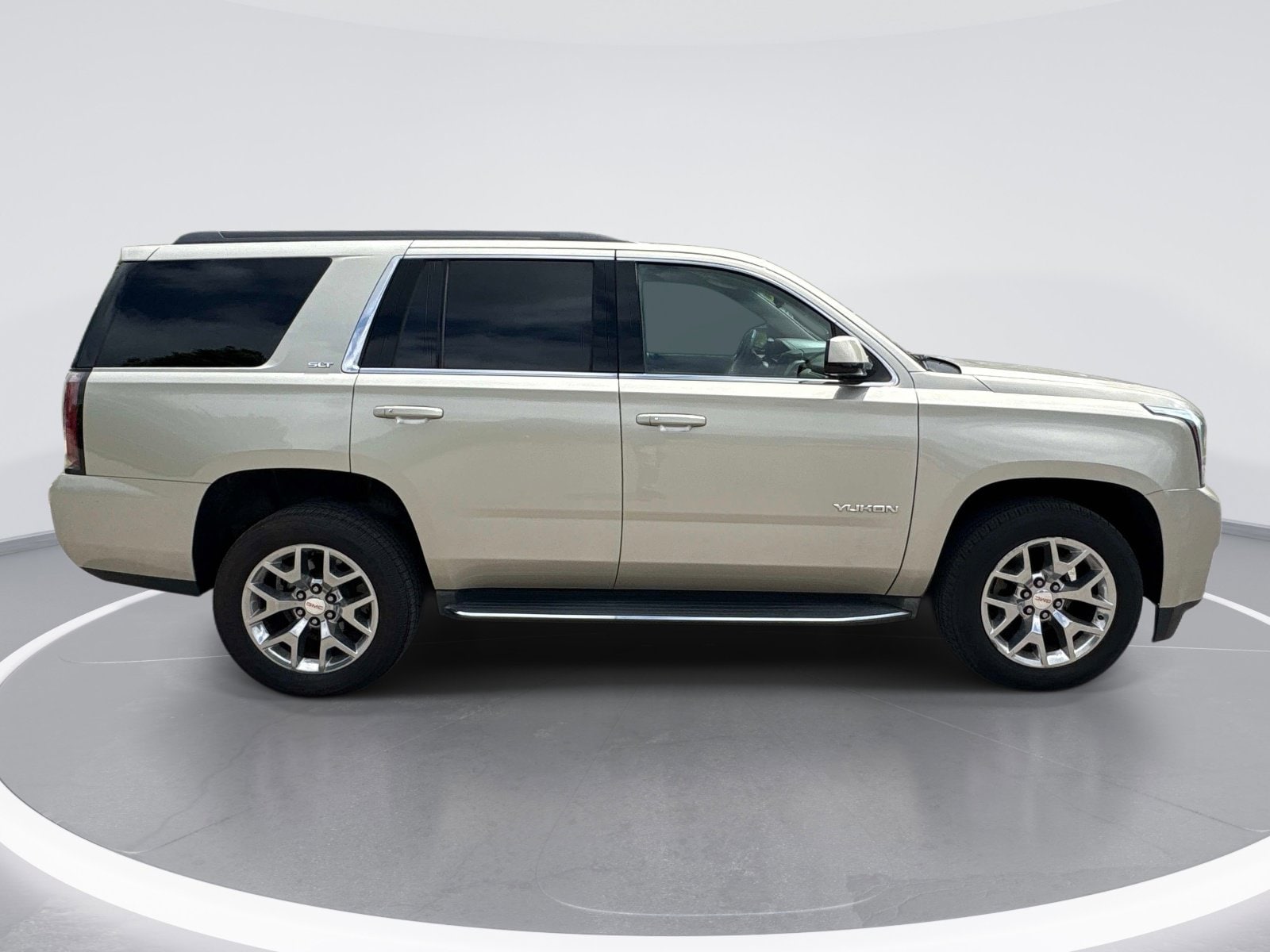 2015 GMC Yukon SLT photo 3