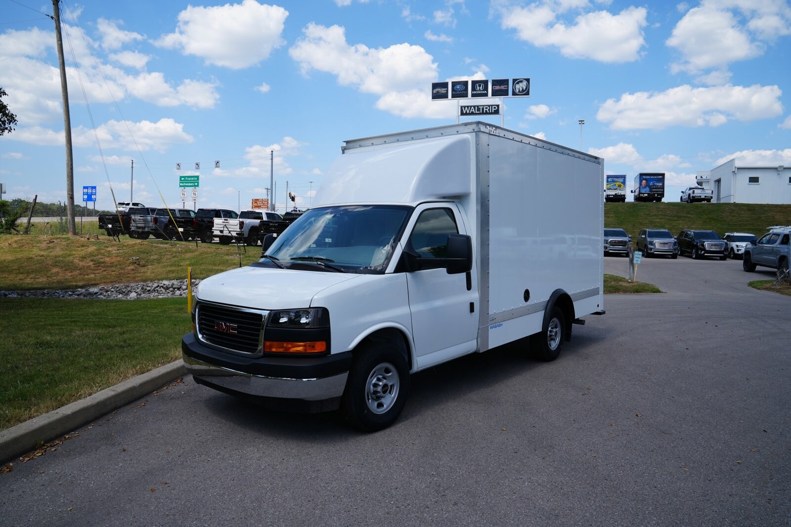 2024 Gmc Savana Cutaway photo 3