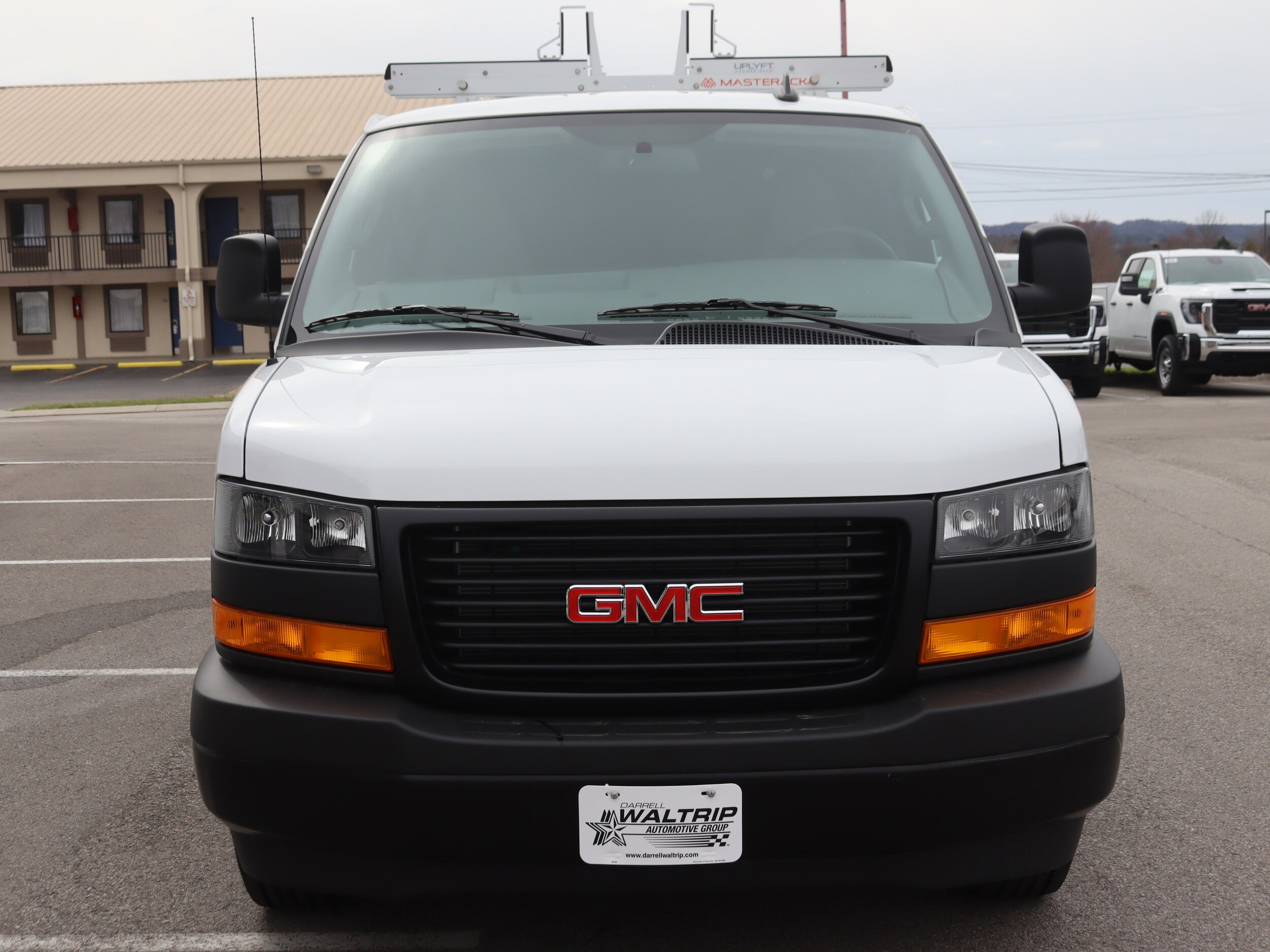 2025 Gmc Savana Cargo 2500 photo 3