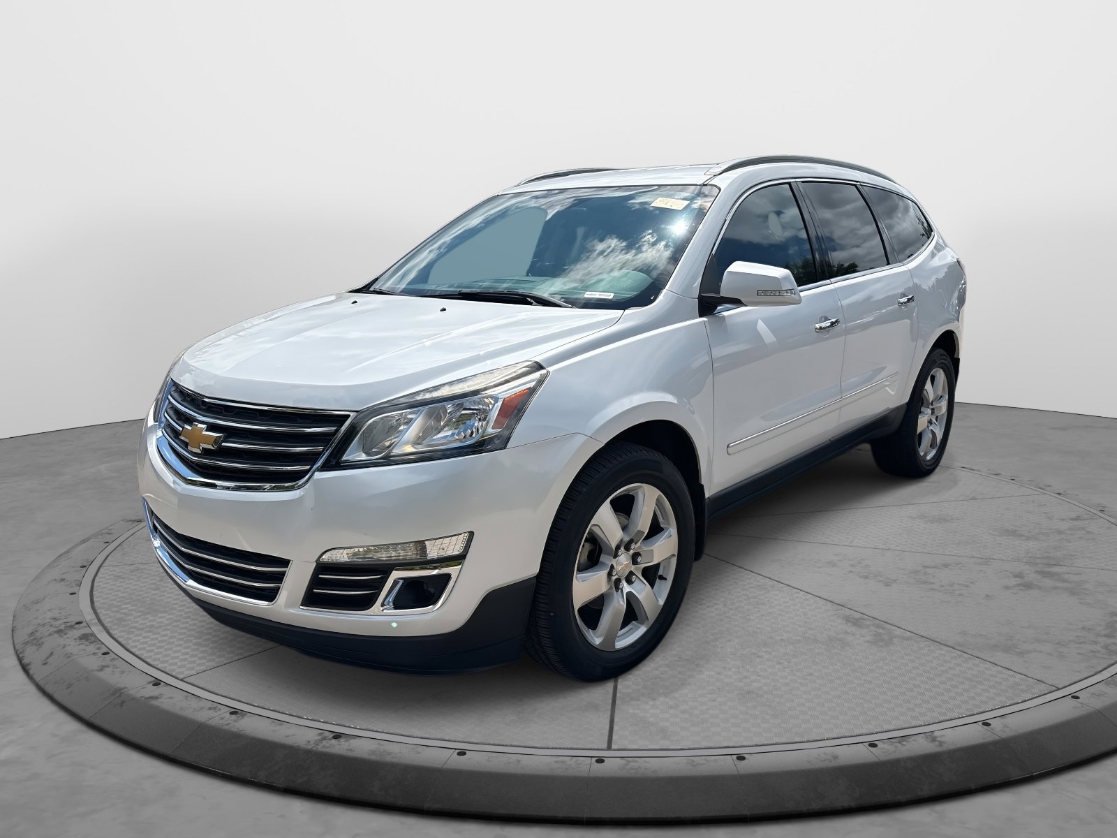 2016 Chevrolet Traverse LTZ photo 3
