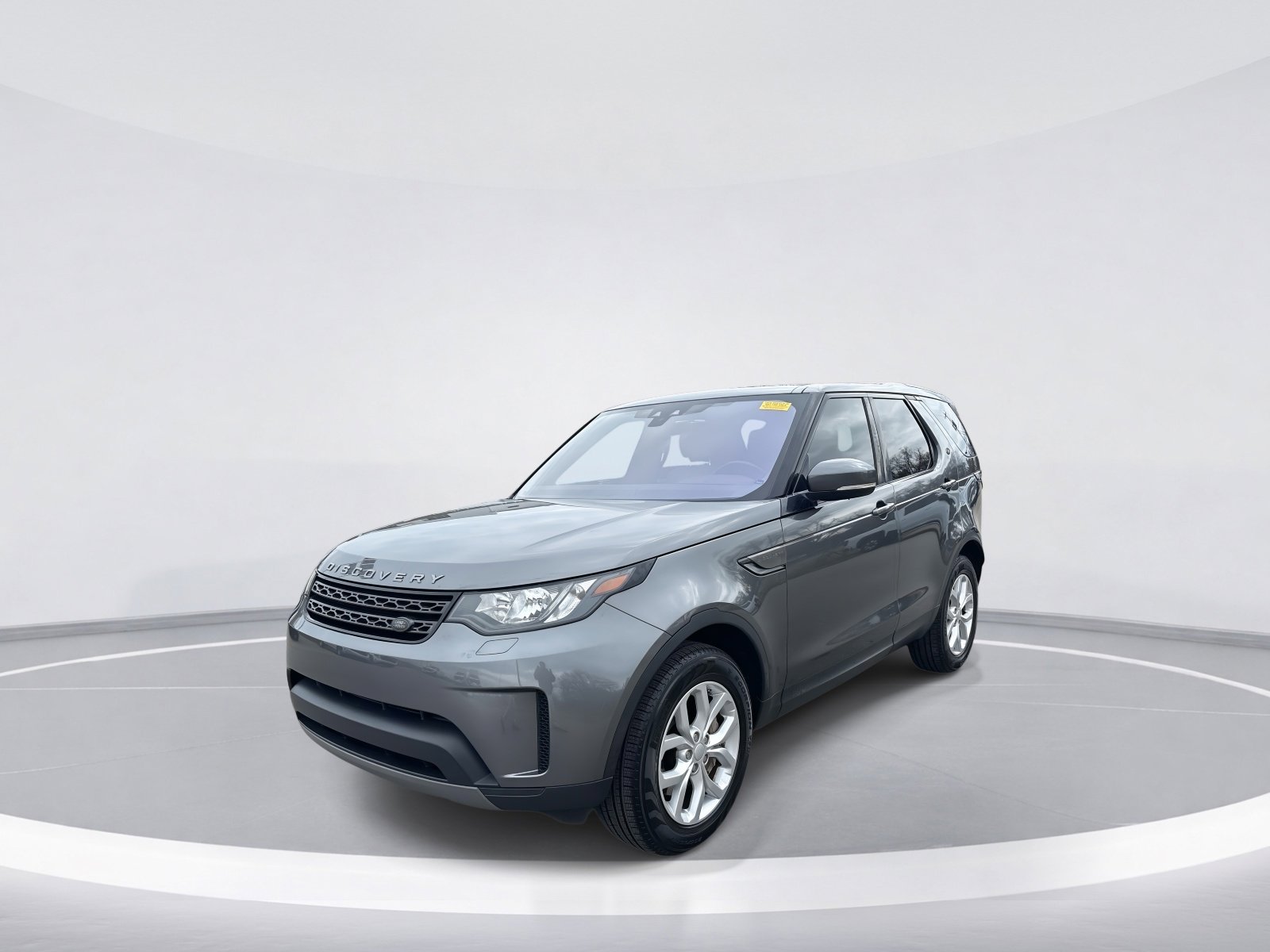 2018 Land Rover Discovery SE photo 2