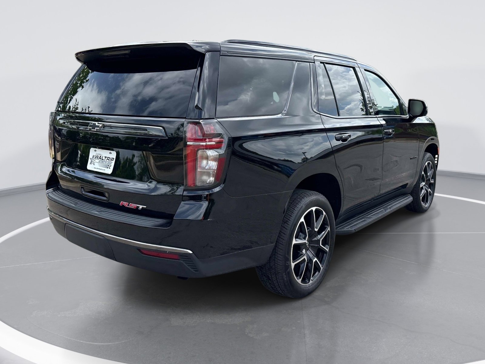 2022 Chevrolet Tahoe RST photo 3